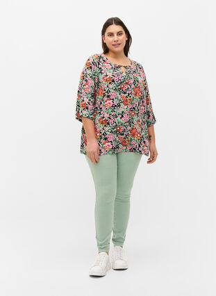 Bluse mit 3/4-Ärmeln und Blumenprint, Green Flower AOP, Model image number 2