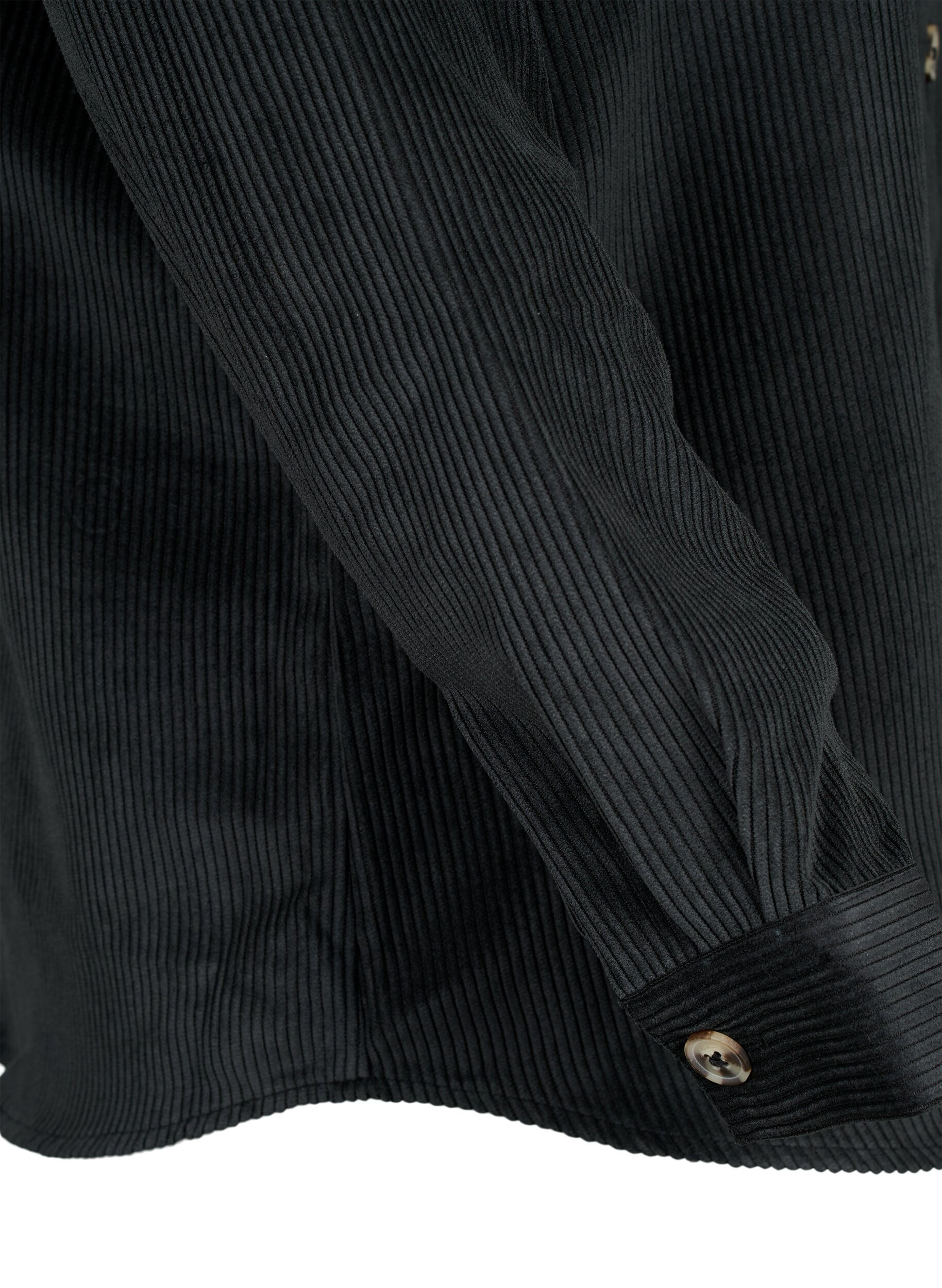 Zizzi Lang&auml;rmliges Shirt aus Samt mit Brusttaschen, Black, Packshot image number 3