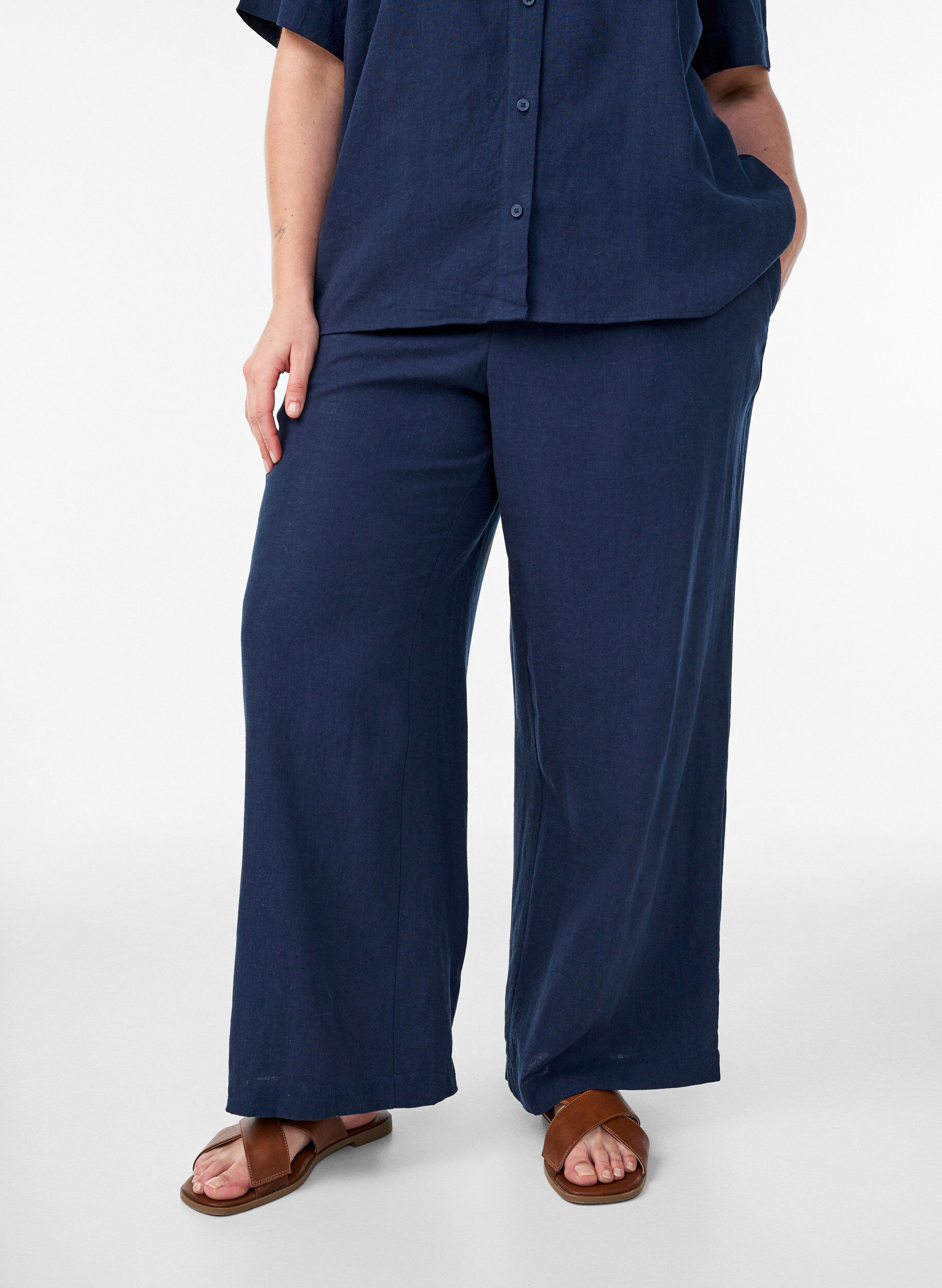ZizziHose aus Leinen und Viskose mit weitem Bein, Blau, Model image number 2