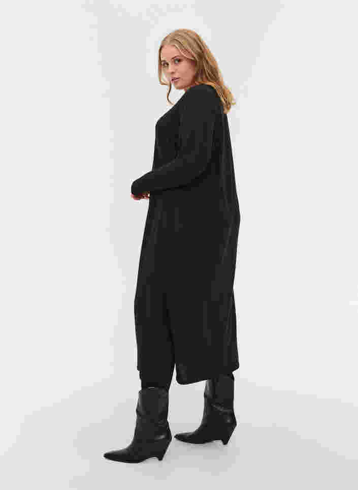 Einfarbiges Kleid mit langen Ärmeln und Schlitz, Black, Model image number 1