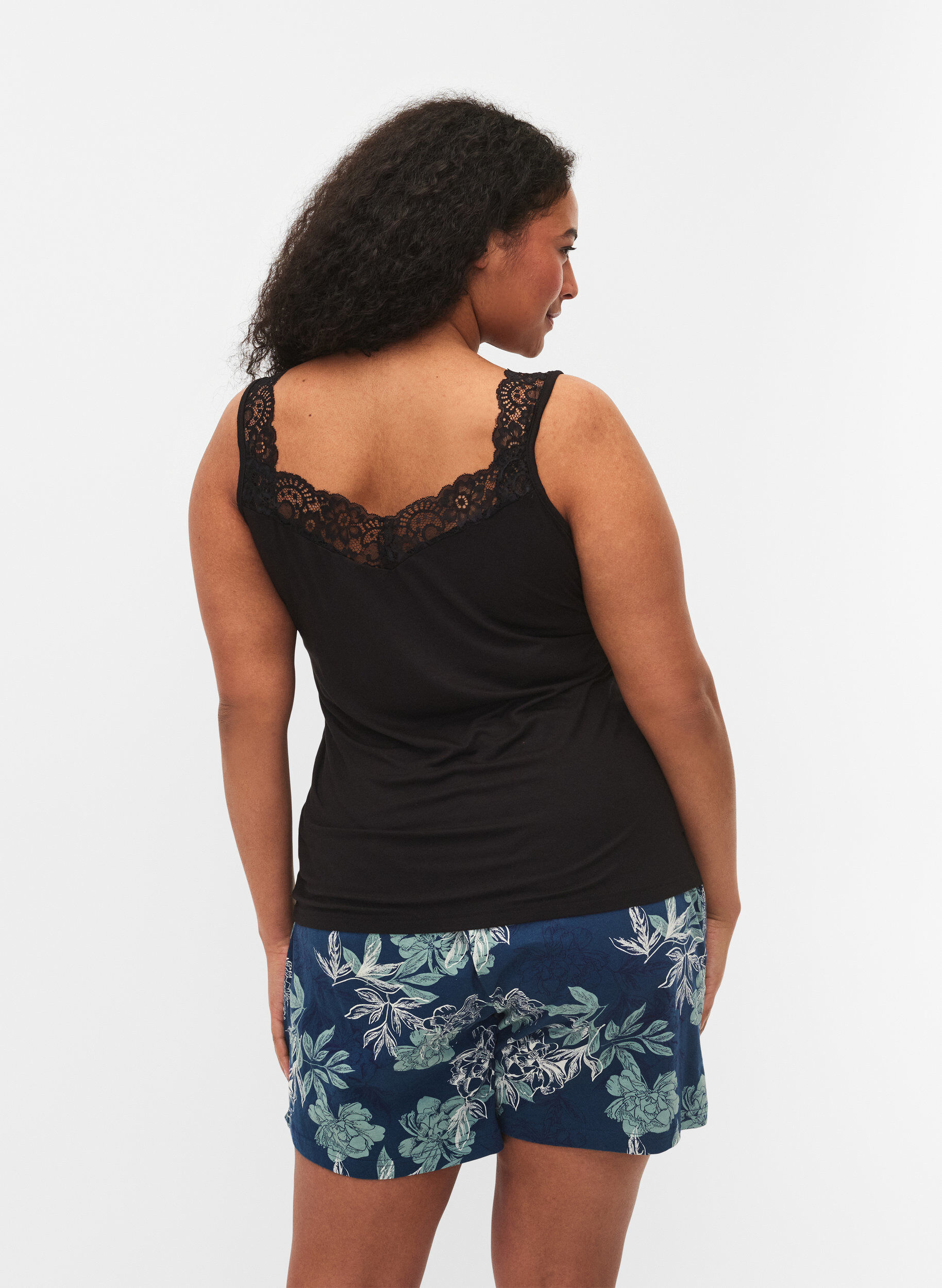 Zizzi Top aus Viskose mit Spitze, Schwarz, Model image number 2