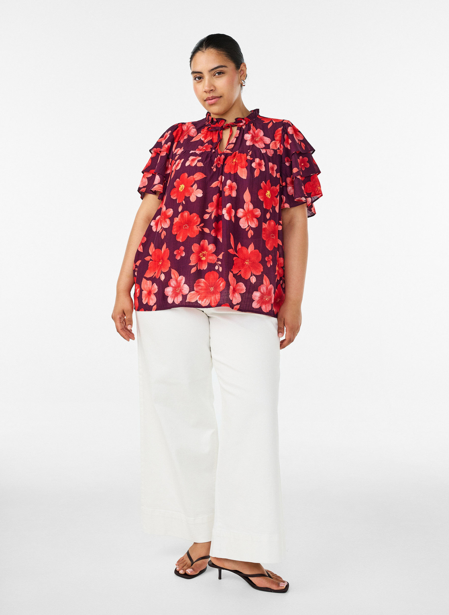 ZizziGebl&uuml;mte Bluse aus Viskose mit R&uuml;schen&auml;rmeln, Lila, Model image number 1