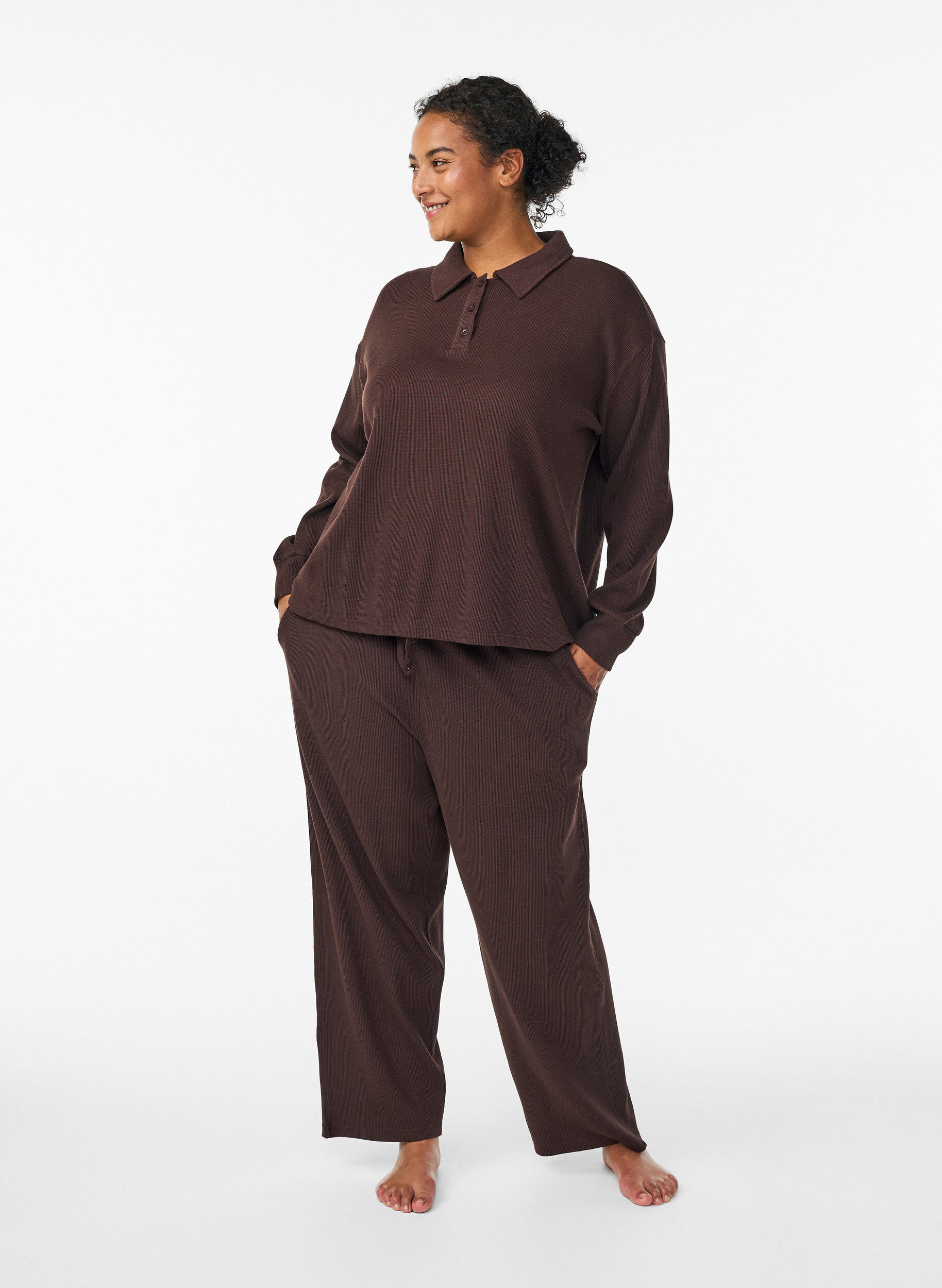 Zizzi Lang&auml;rmliges Poloshirt aus geripptem Jersey, Braun, Model image number 1