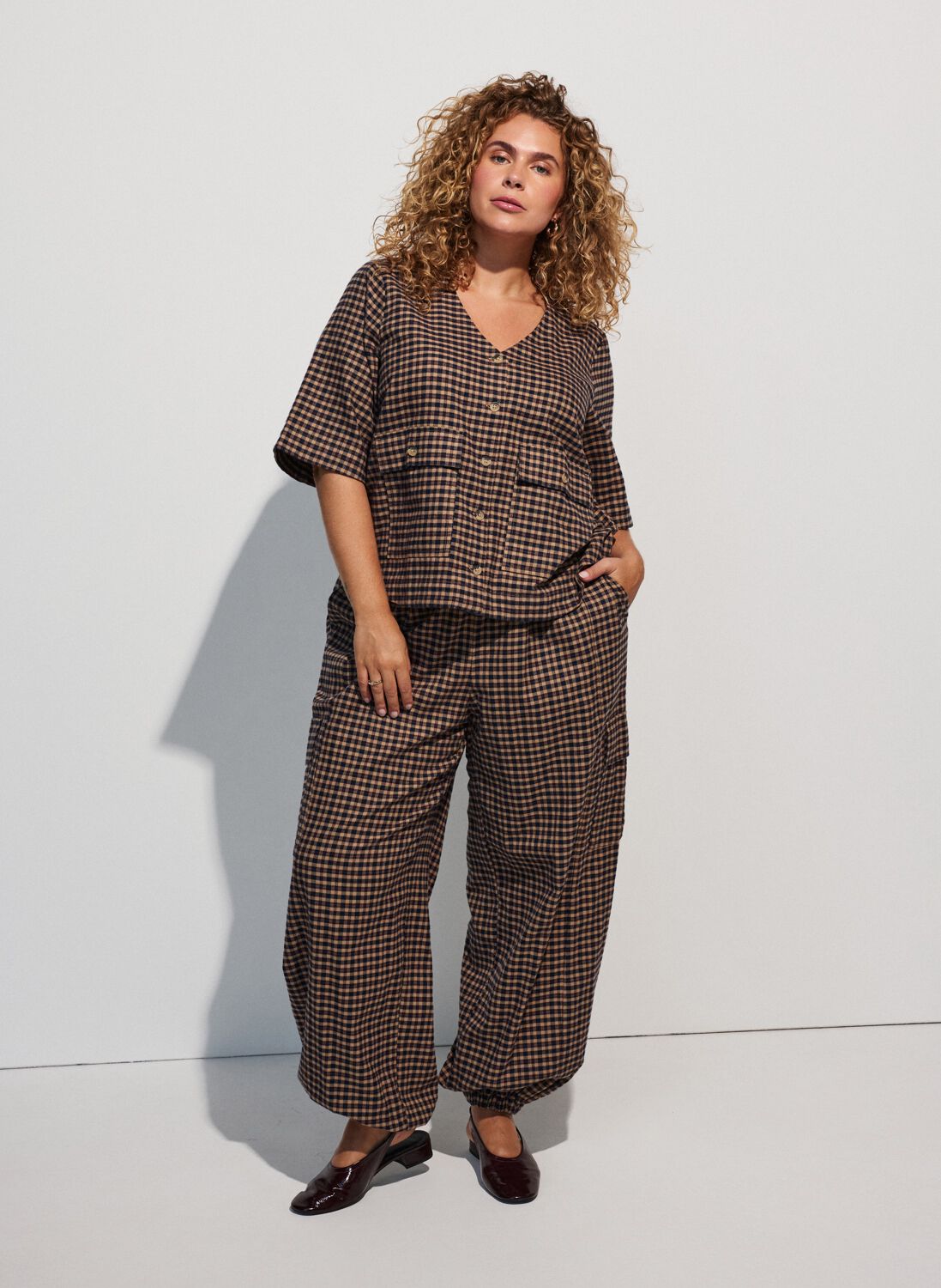 ZizziL&auml;ssiger karierter Gesamtlook, , Model
