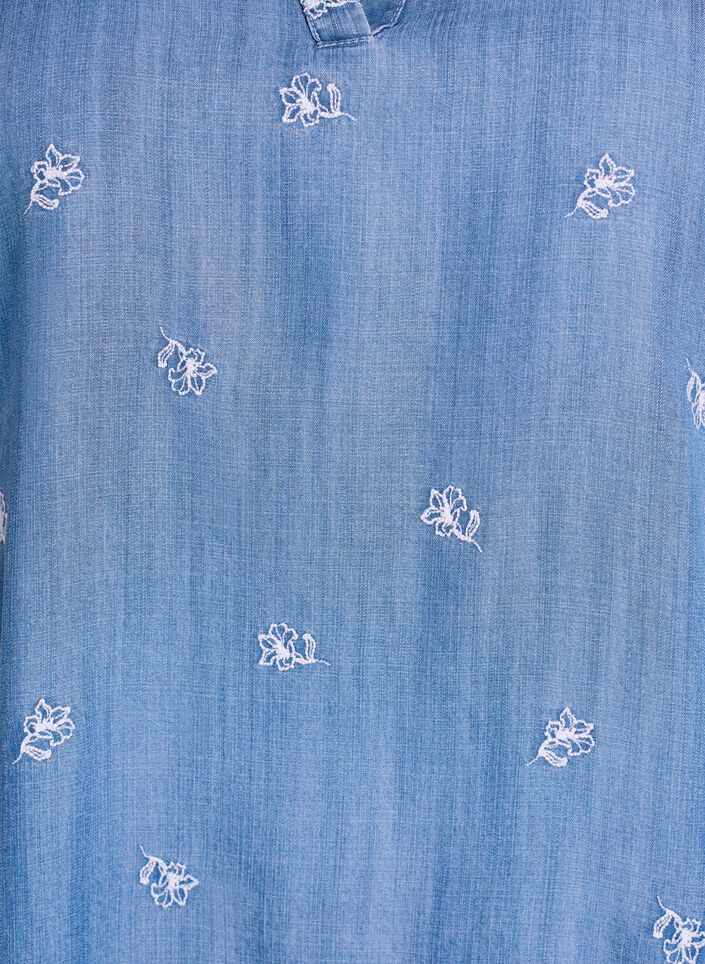 Kleid aus Lyocell mit Denim-Look und bestickten Blumen, Blau, Packshot image number 2