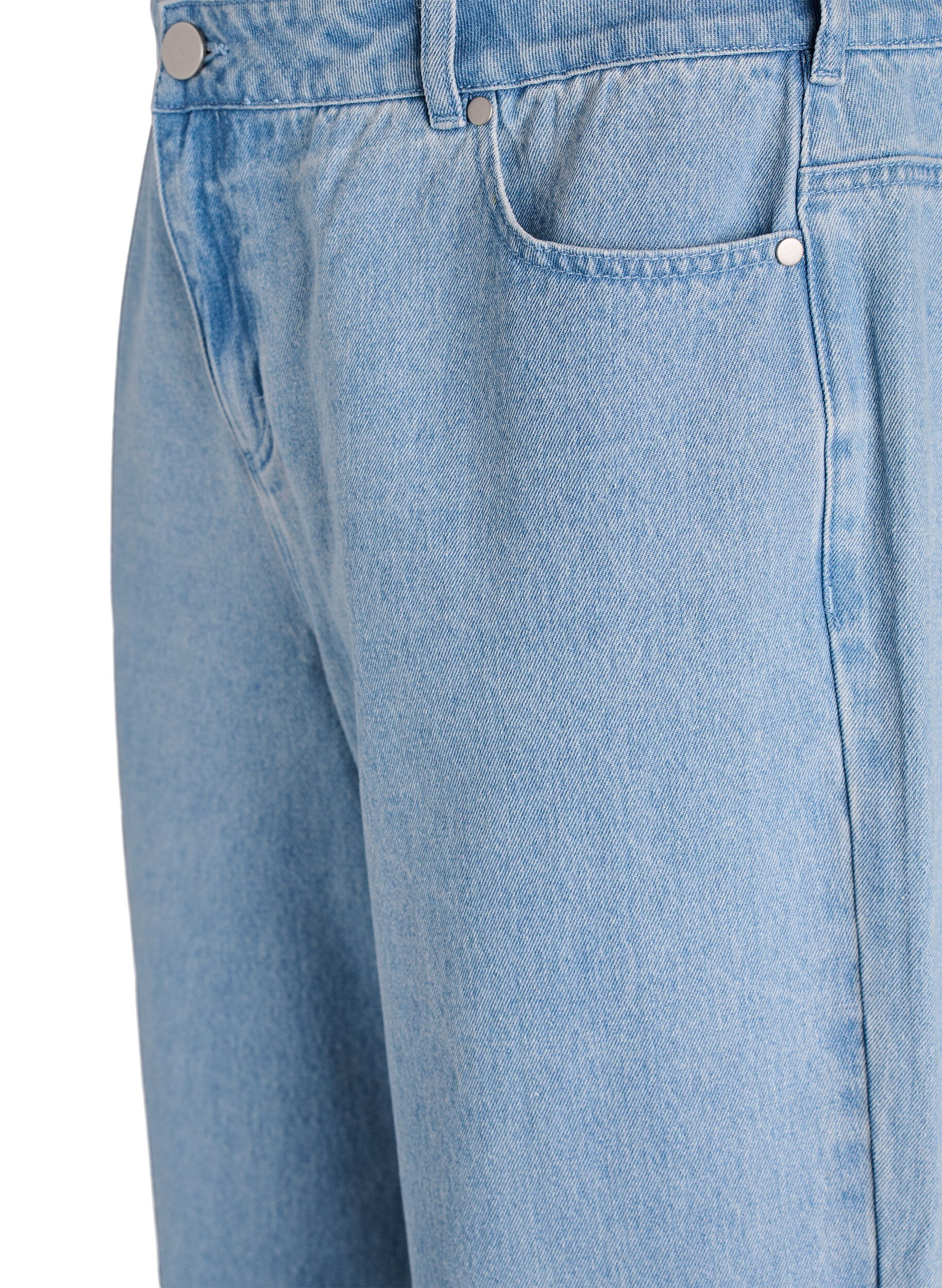 Zizzi Myra Jeans mit weiter Passform und Blumendetails, Blau, Packshot image number 2