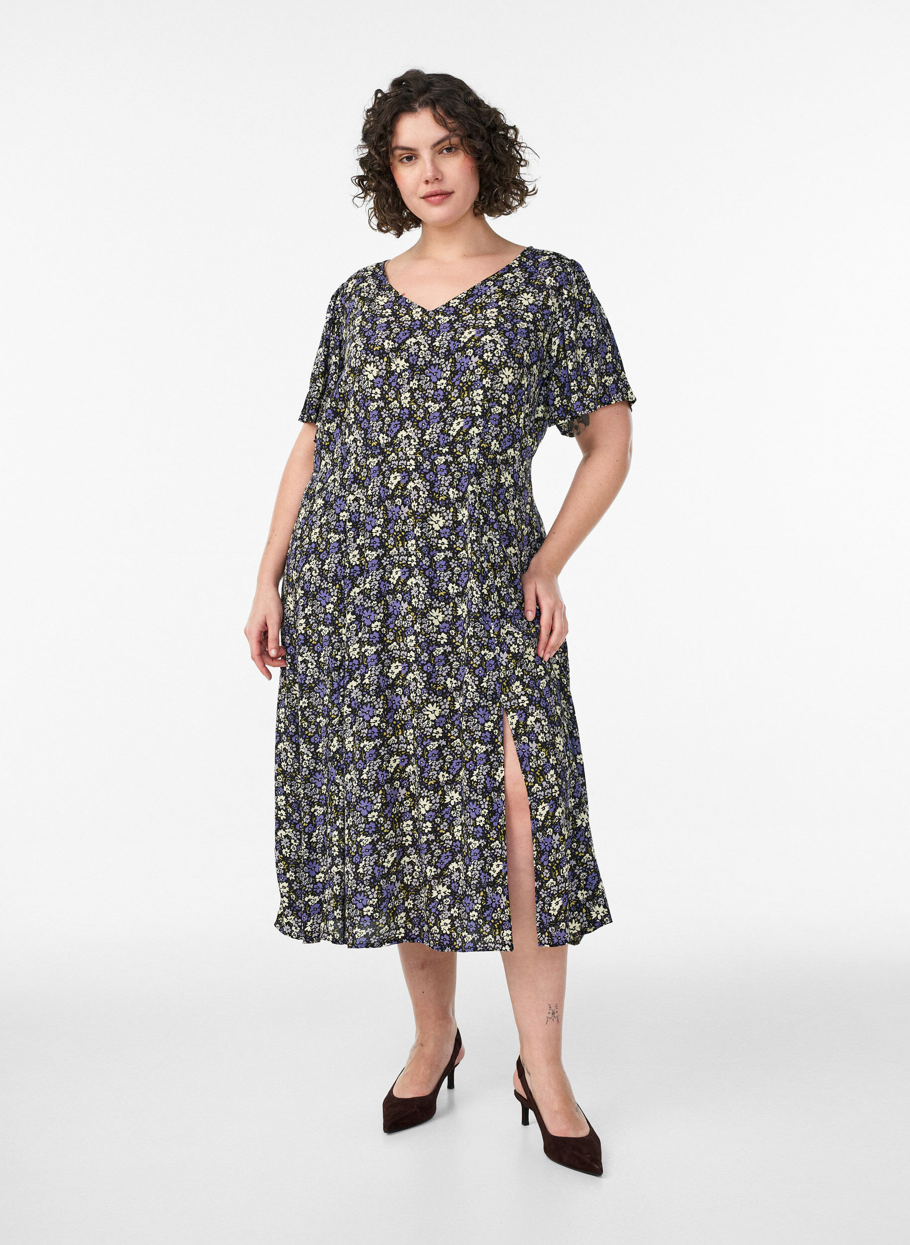Zizzi Viskose-Midikleid mit Blumenprint, Schwarz, Model image number 0