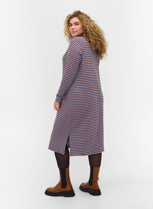 Gestreiftes Kleid mit Schlitz, Mahogany/Navy Stripe, Model image number 1