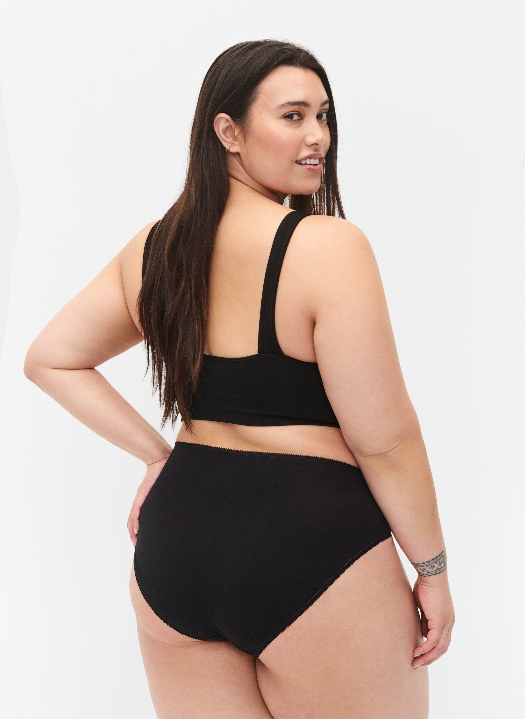 Zizzi 5er-Pack Slips mit regul&auml;rer Taillenh&ouml;he, Black, Model image number 1