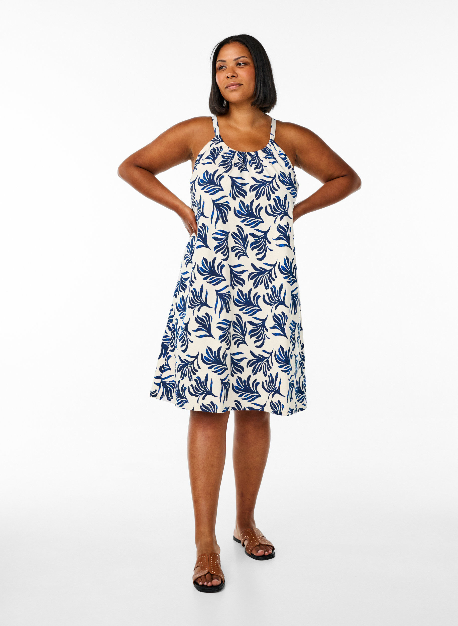 Zizzi Midi-Tr&auml;gerkleid aus Bio-Baumwolle, Wei&szlig;, Model image number 1