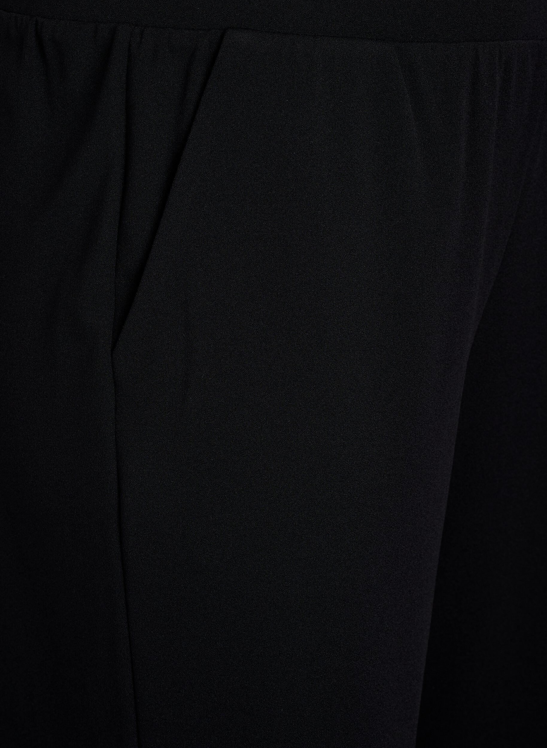 Zizzi Hochtaillierte Knickerbocker mit lockerem Schnitt, Schwarz, Packshot image number 2