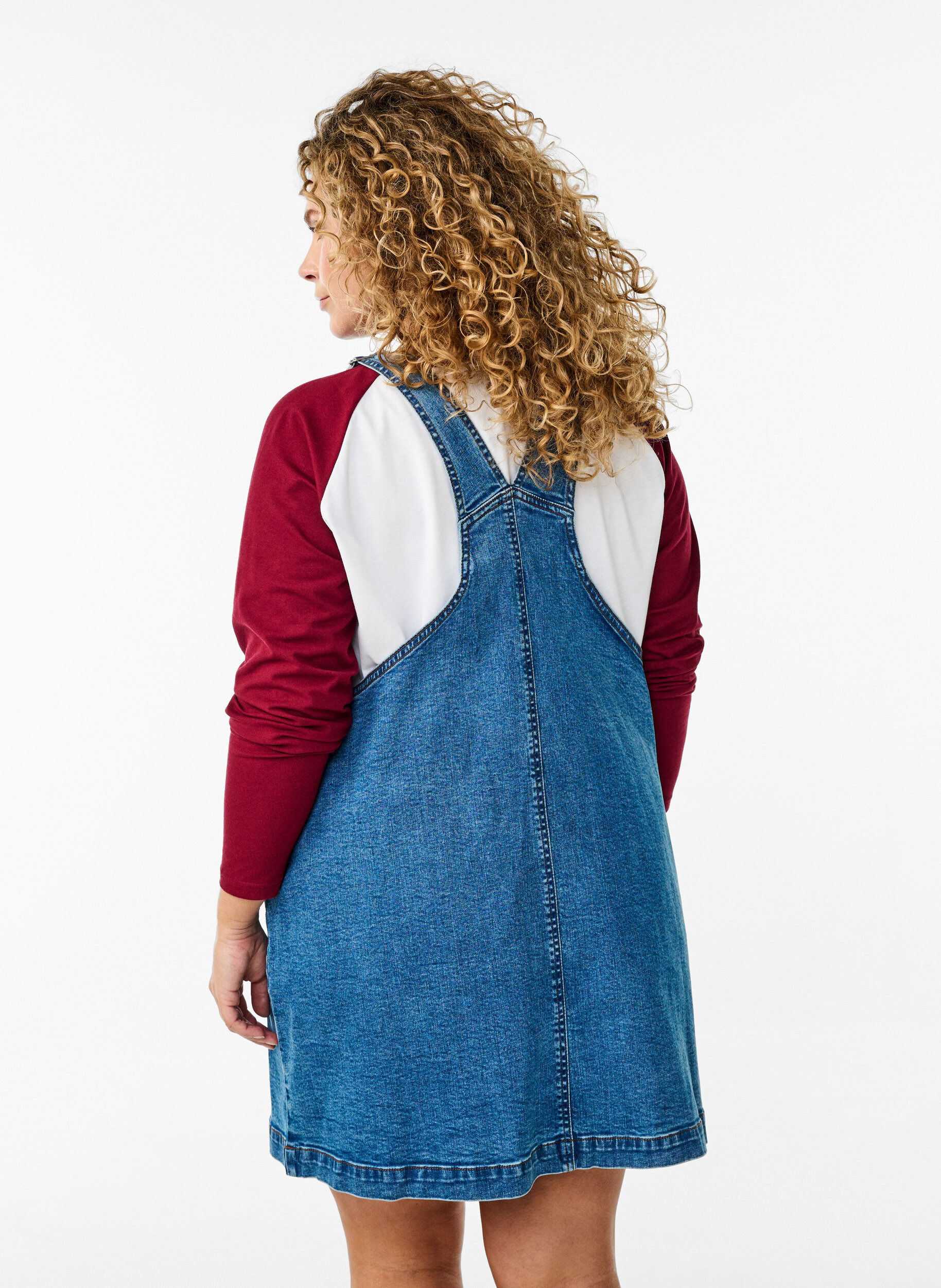 Zizzi Jeans-Latzkleid, Blau, Model image number 2