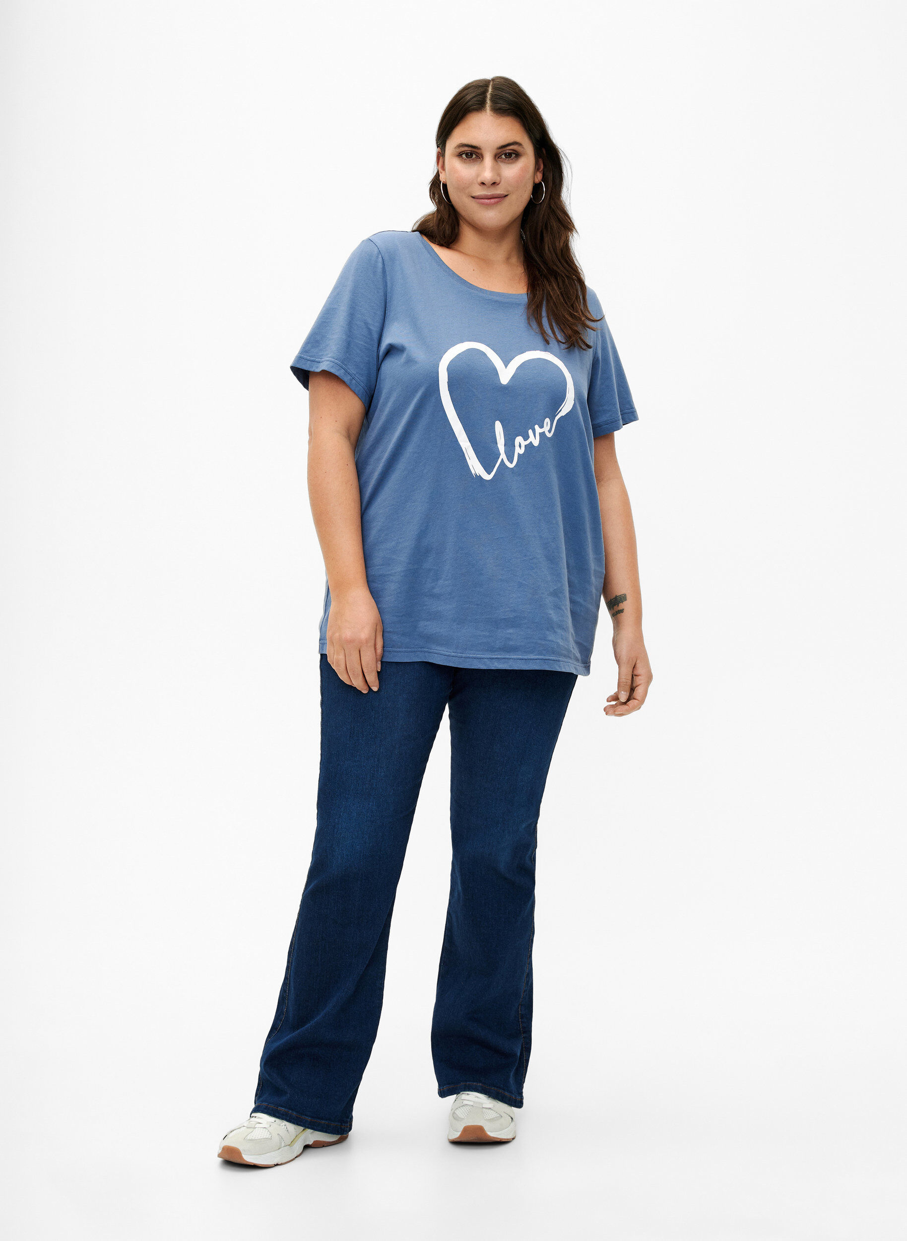 Zizzi T-Shirt aus Baumwolle mit Rundhalsausschnitt und Aufdruck, Moonlight W.Heart L., Model image number 2