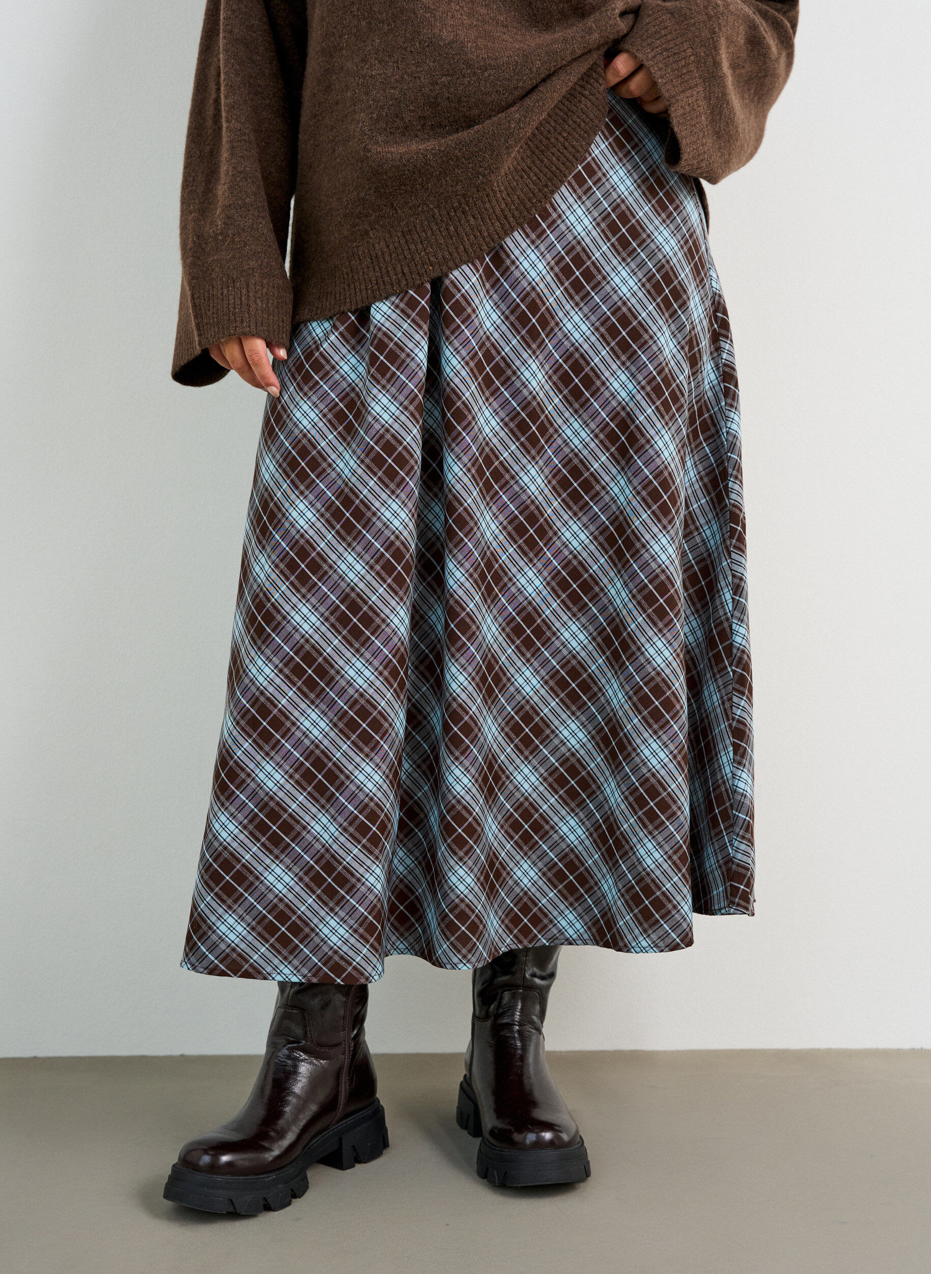 ZizziKarierter Maxirock in A-Linie, Blau, Model image number 2