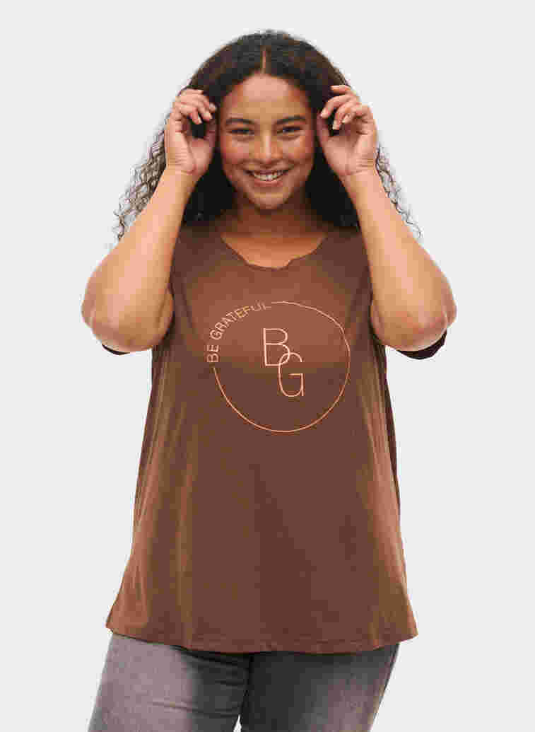 Kurzarm T-Shirt mit Print, Chestnut BG, Model