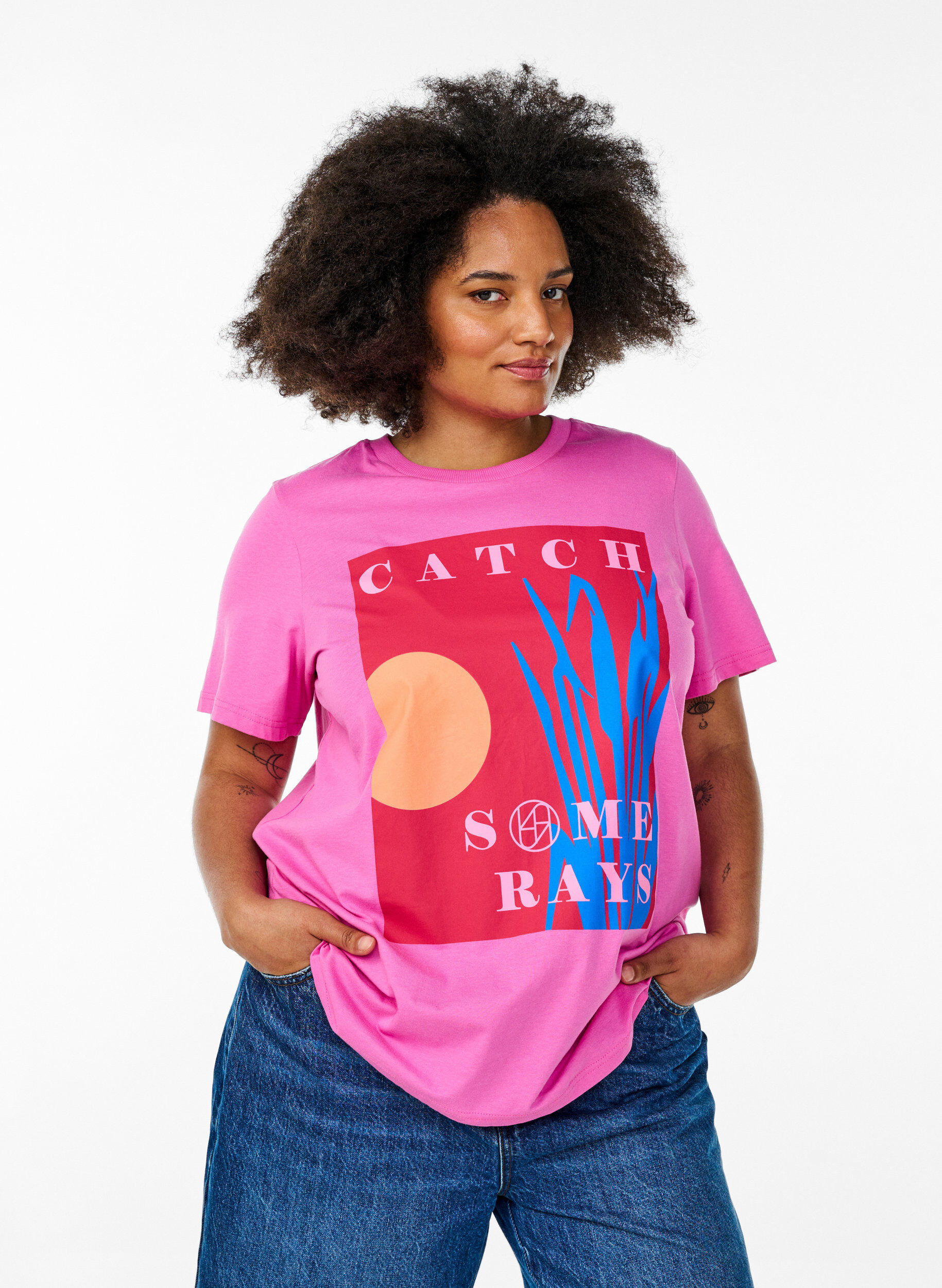 T-Shirt mit einem grafischen Sommermotiv, Pink, Model