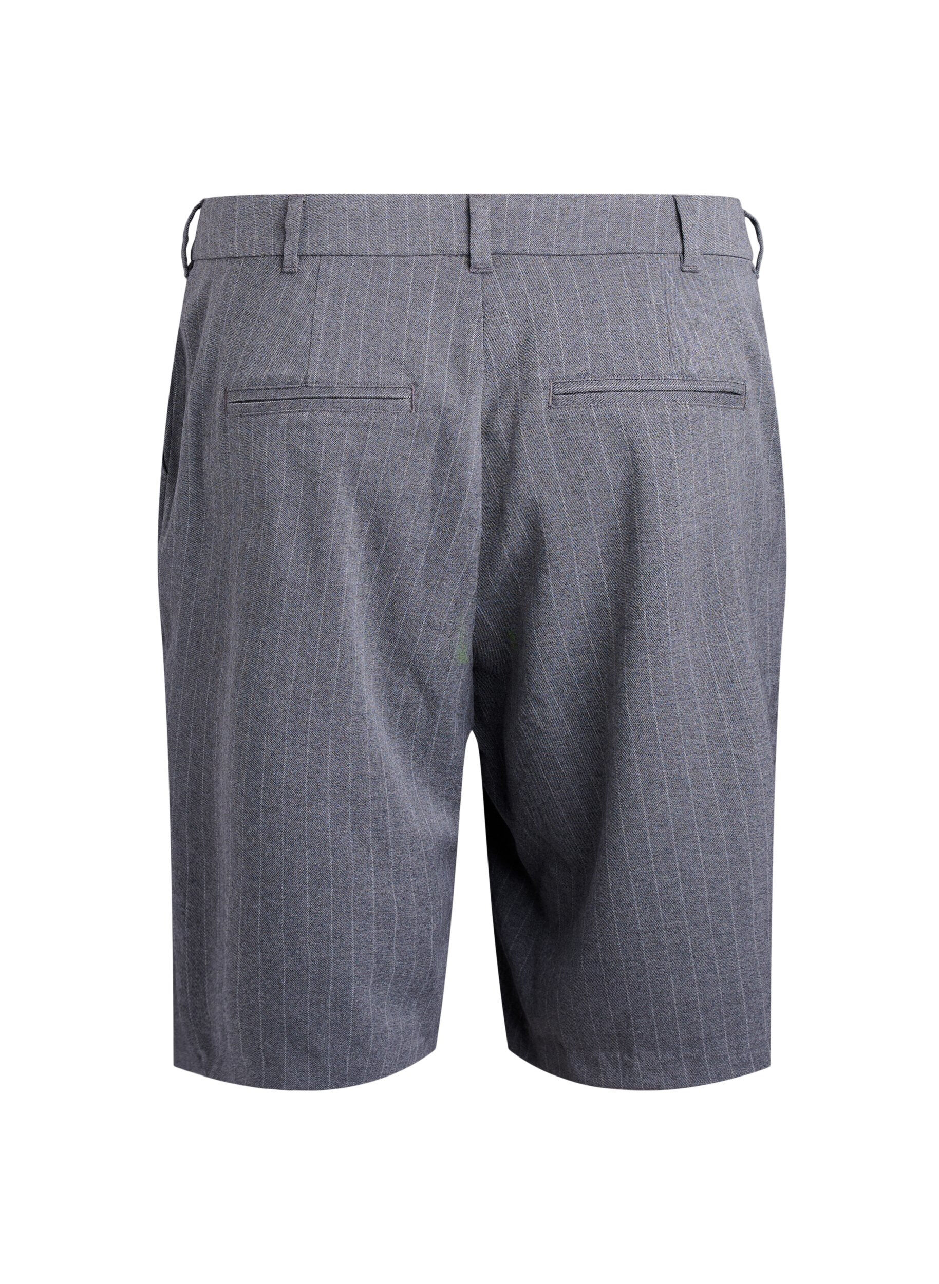 Zizzi Bermuda-Shorts mit Nadelstreifen und lockerer Passform, Grau, Packshot image number 1