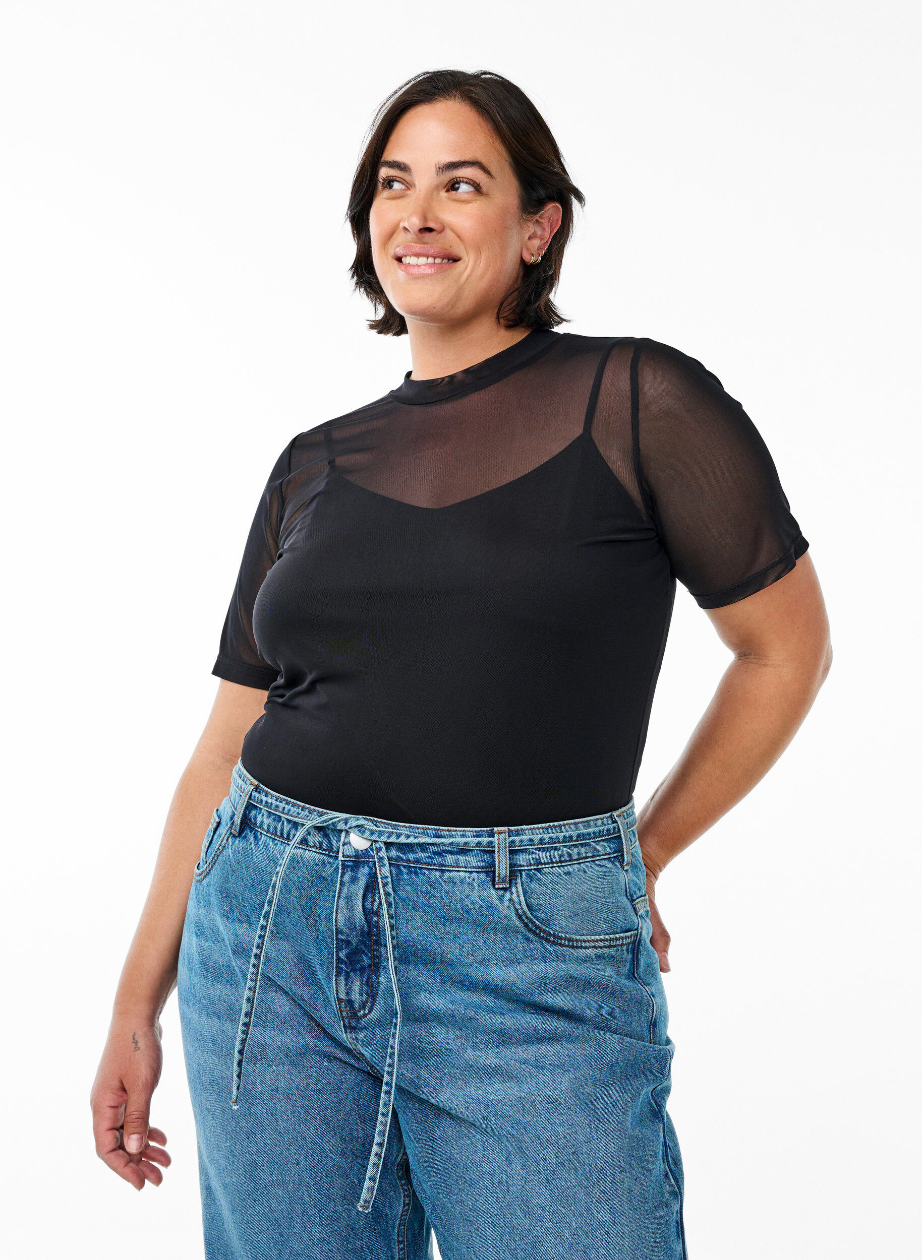 Zizzi Bluse aus Mesh, mit kurzen &Auml;rmeln, Schwarz, Model image number 0