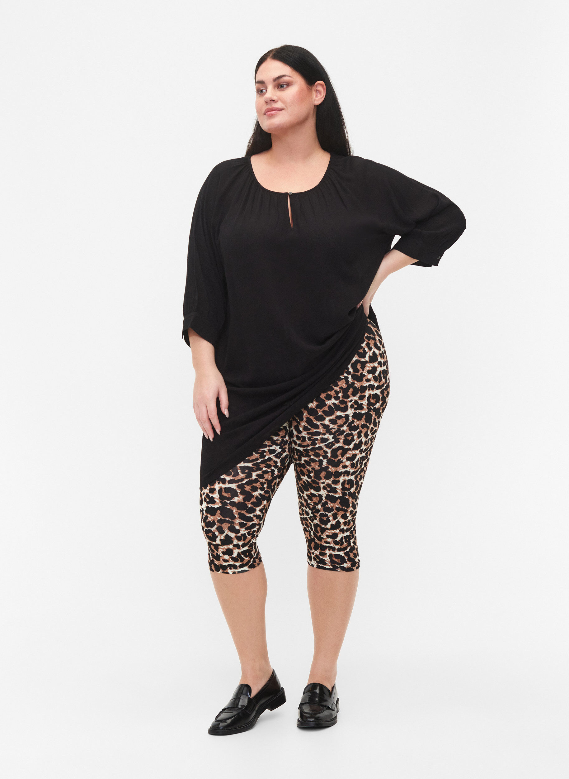 Zizzi 2er-Pack 3/4 Leggings, Black / LEO AOP, Model image number 0