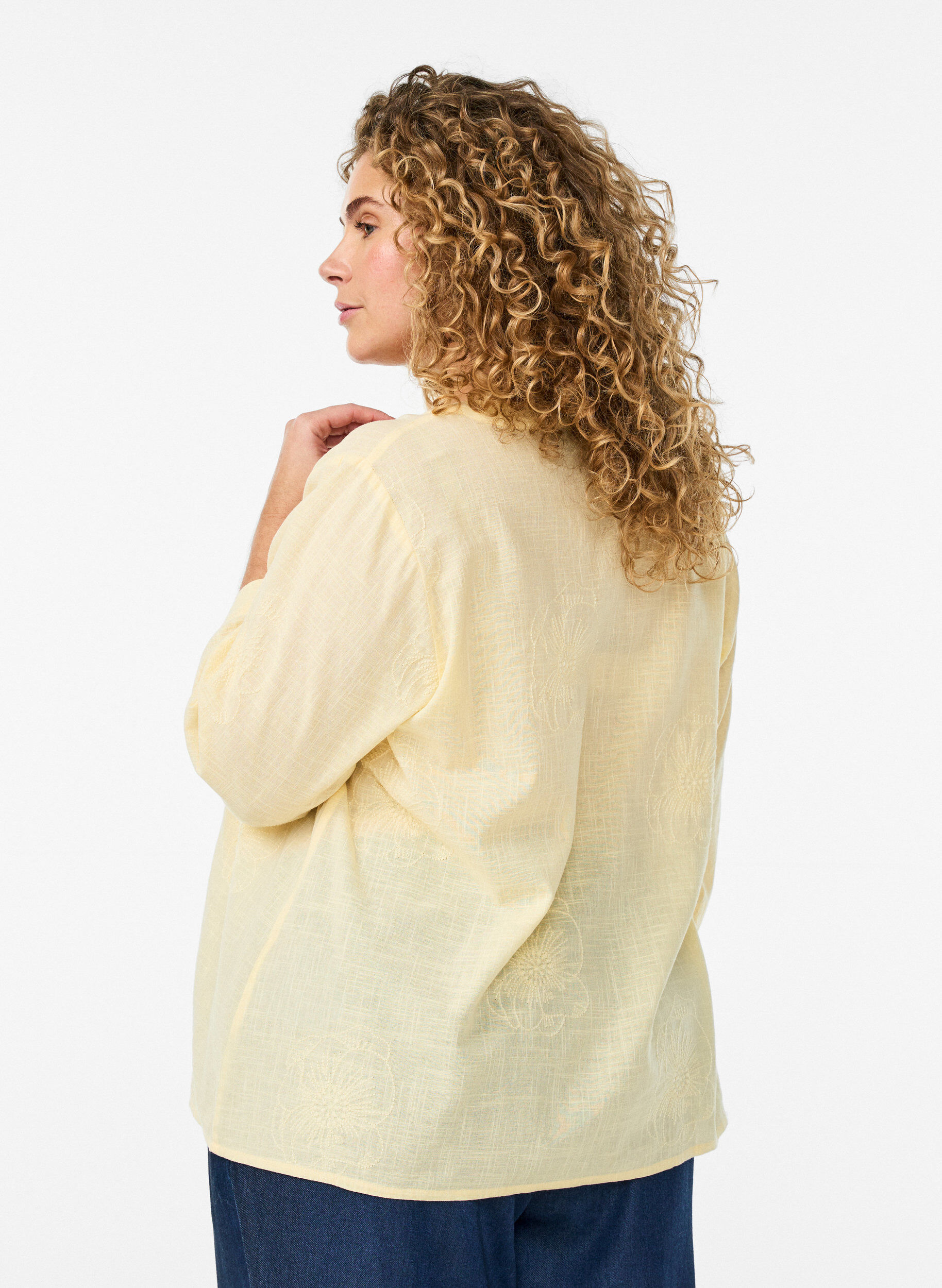 Zizzi Bluse aus Baumwolle mit gestickten Details und 3/4-&Auml;rmeln, Gelb, Model image number 2