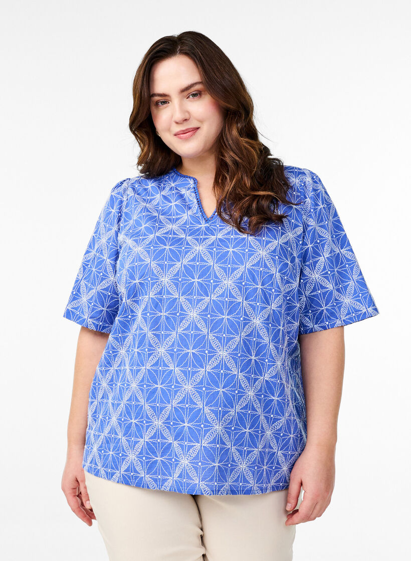Bluse mit kurzen Ärmeln und aufgesticktem Muster, Blau, Model image number 0