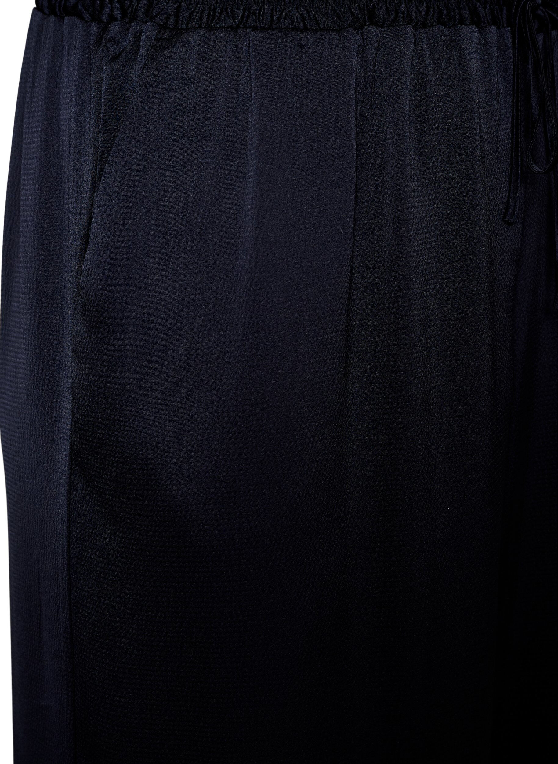 Zizzi Hose in Satin-Optik mit weitem, geradem Bein, Blau, Packshot image number 2