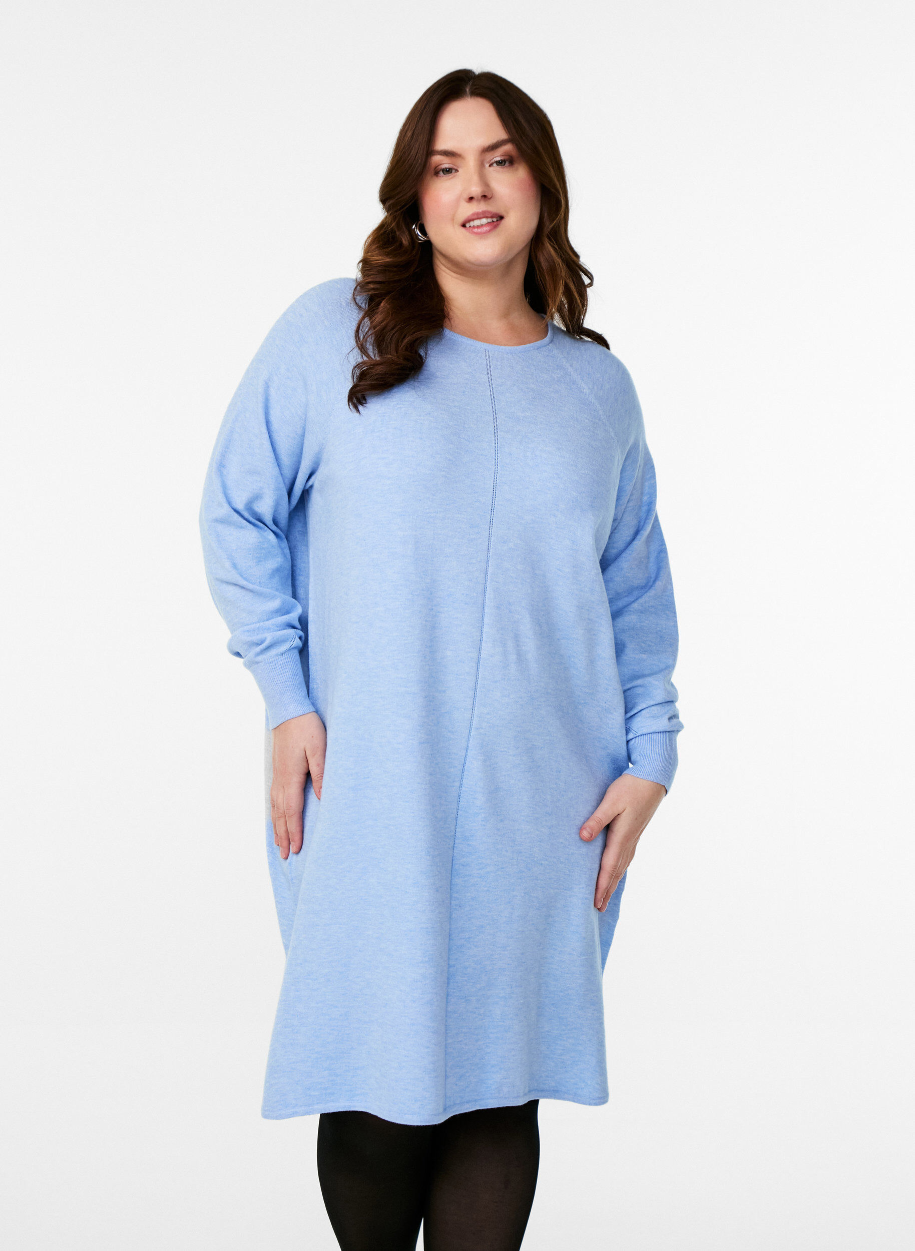 Zizzi Strickkleid mit Rundhalsausschnitt und Strickmuster, Della R. Blue Mel., Model image number 0