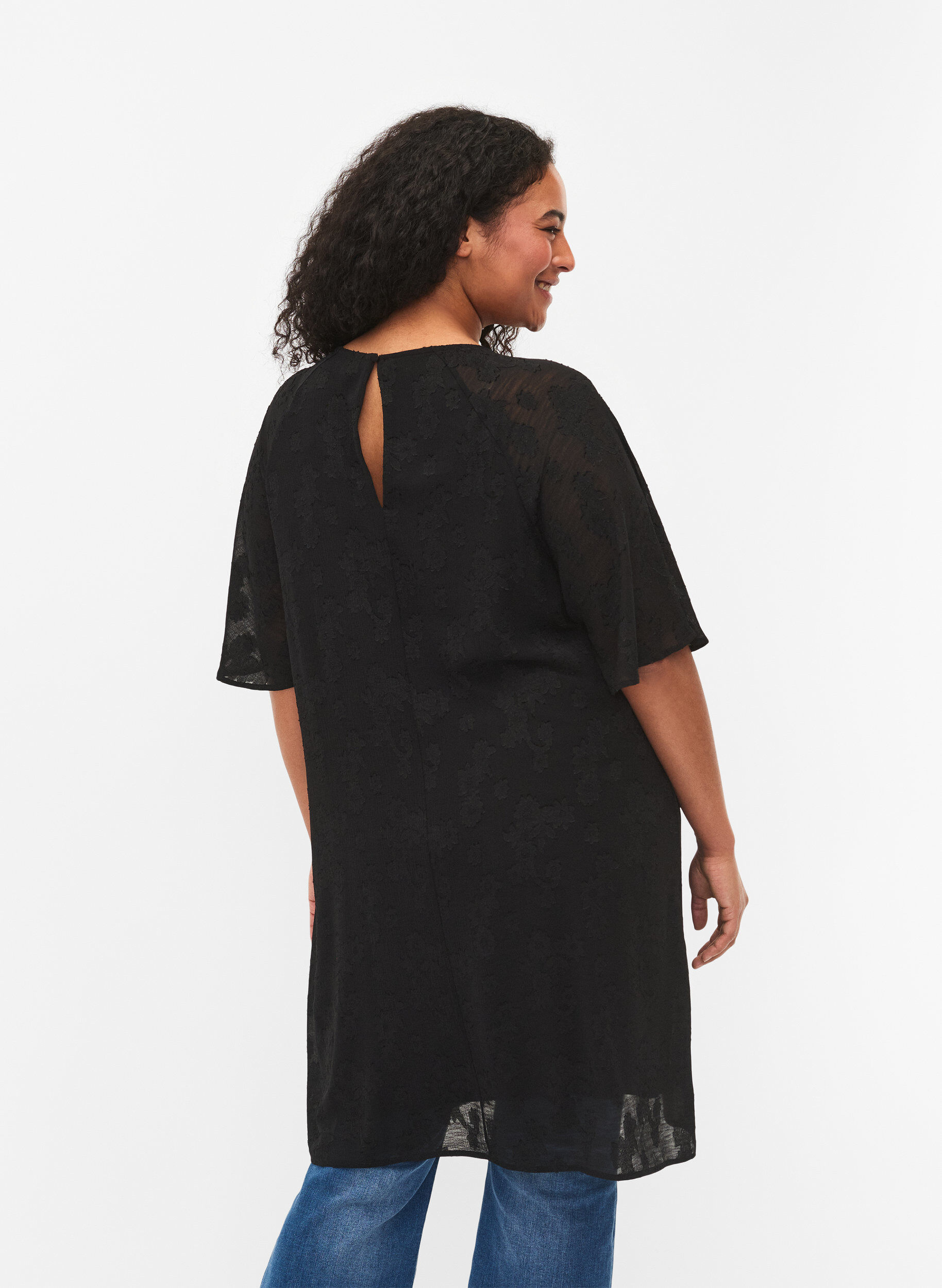 Zizzi Kleid mit Struktur und kurzen &Auml;rmeln, Black, Model image number 1