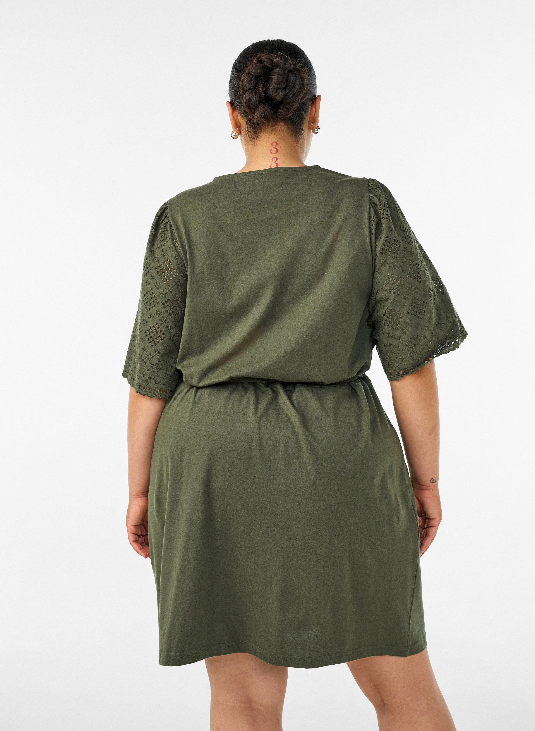 ZizziBaumwollkleid mit Broderie-Anglaise-&Auml;rmeln und Bindeg&uuml;rtel, Gr&uuml;n, Model image number 2
