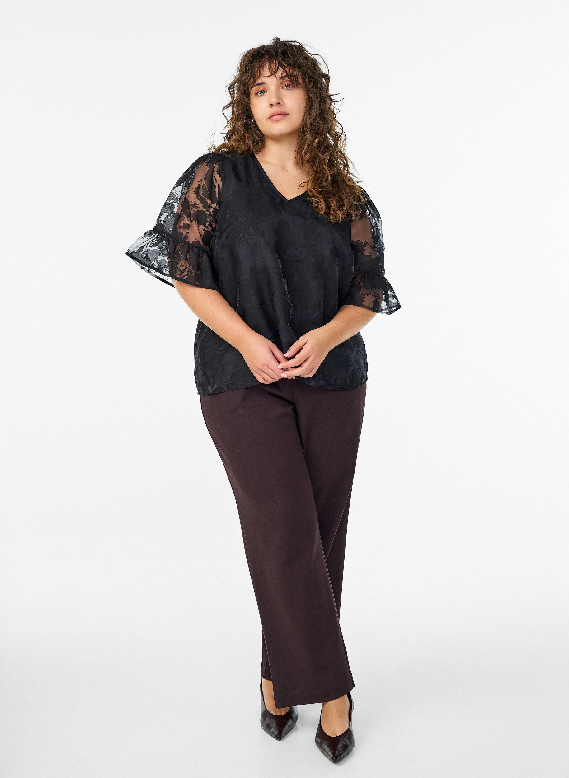 Zizzi Partybluse in Organza-Optik mit Ton-in-Ton-Muster, Schwarz, Model image number 1