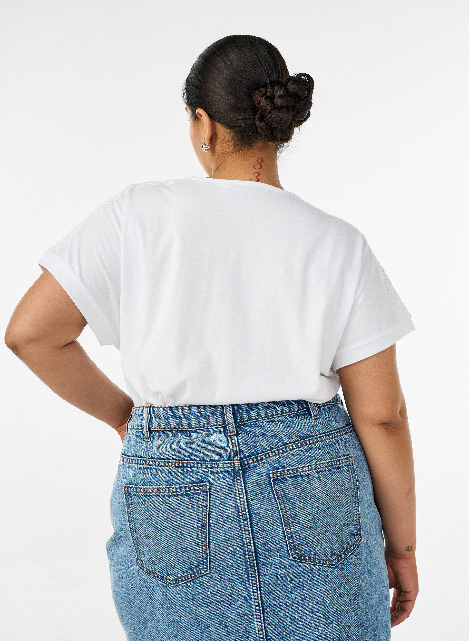 ZizziT-shirt aus Baumwolle mit H&auml;keldetail, Wei&szlig;, Model image number 2