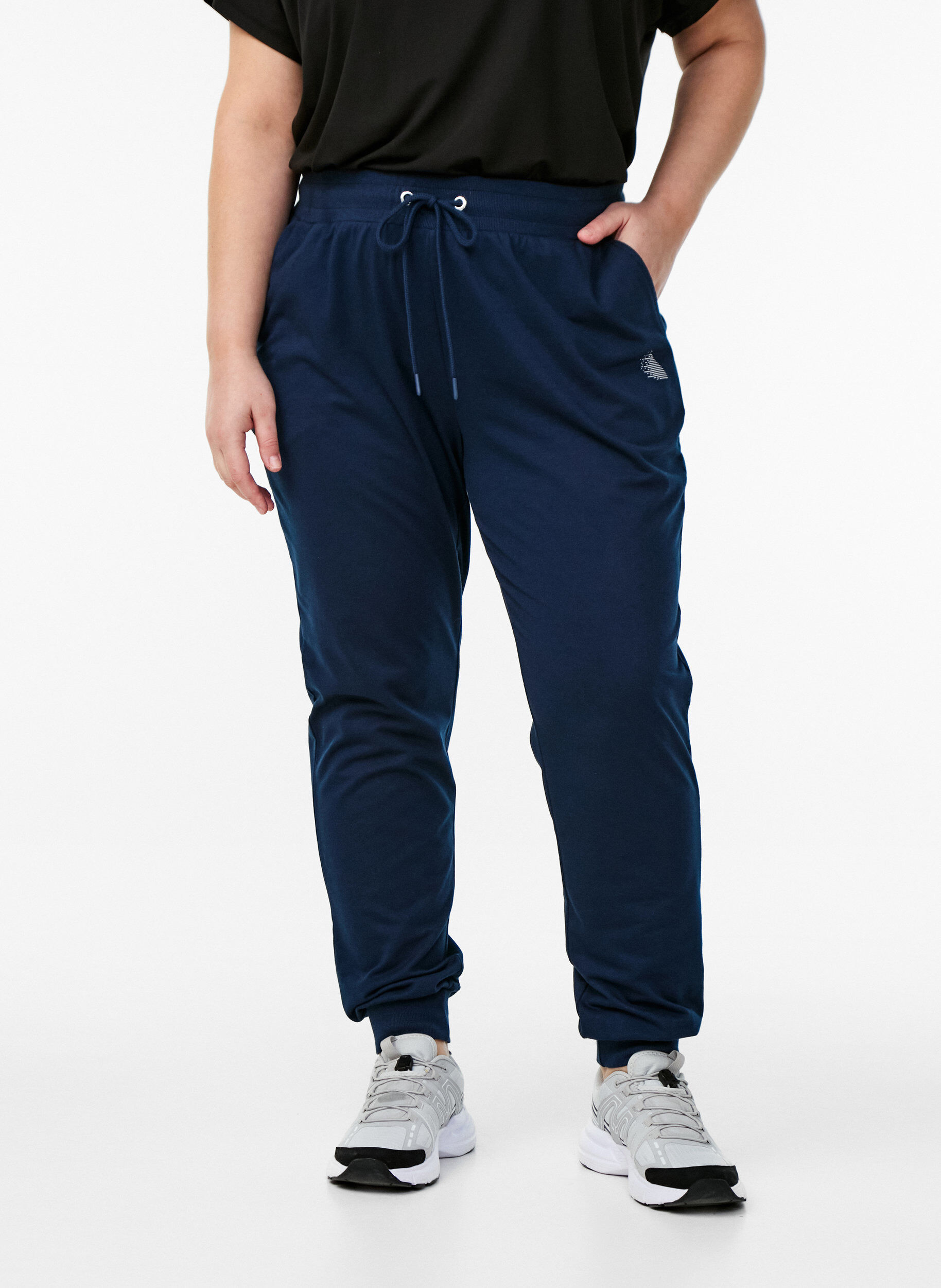 ZizziLockere Trainingshose mit Taschen, Blau, Model image number 2
