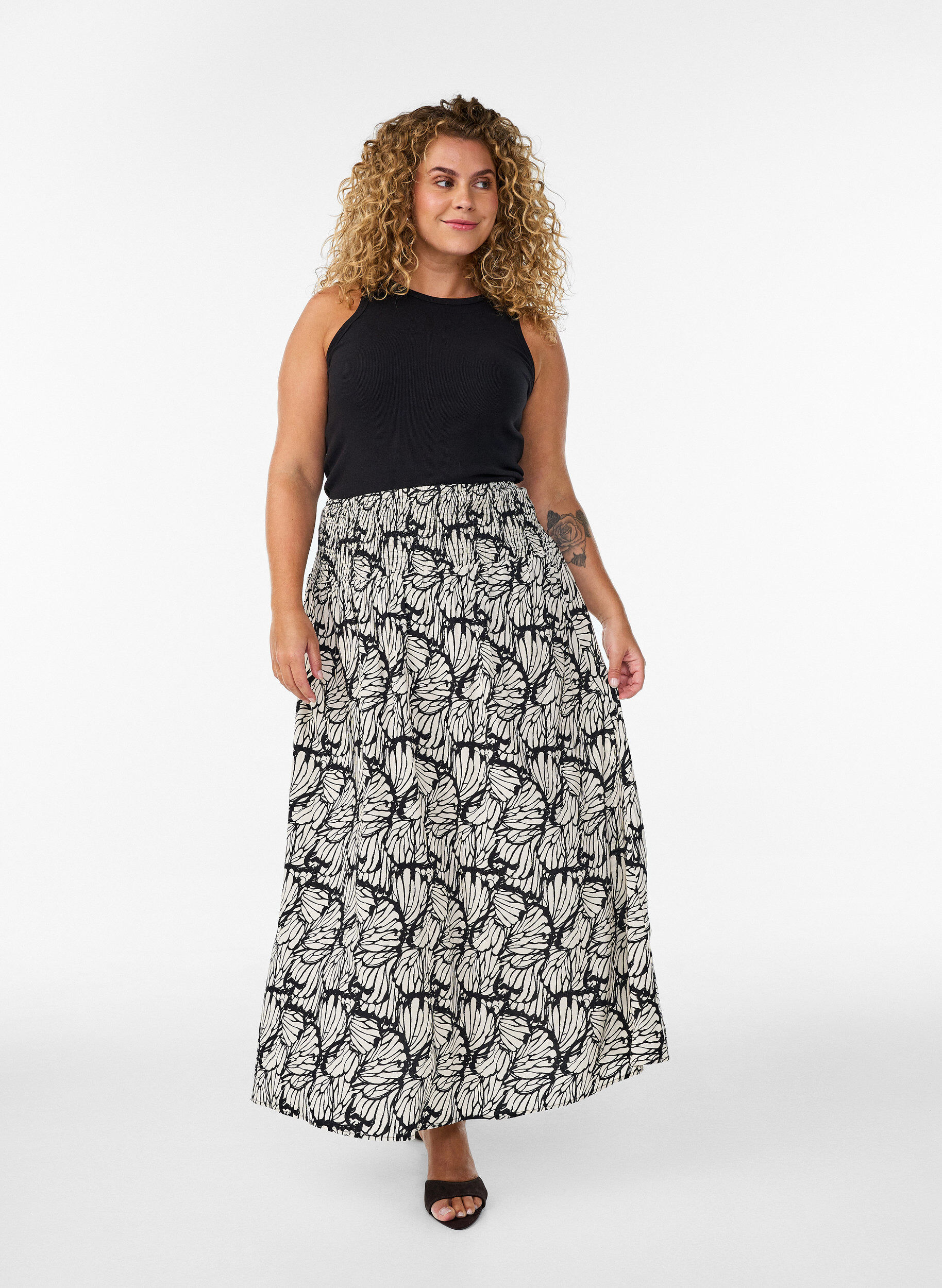 ZizziMaxirock aus Viskose mit Smock, Schwarz, Model image number 0