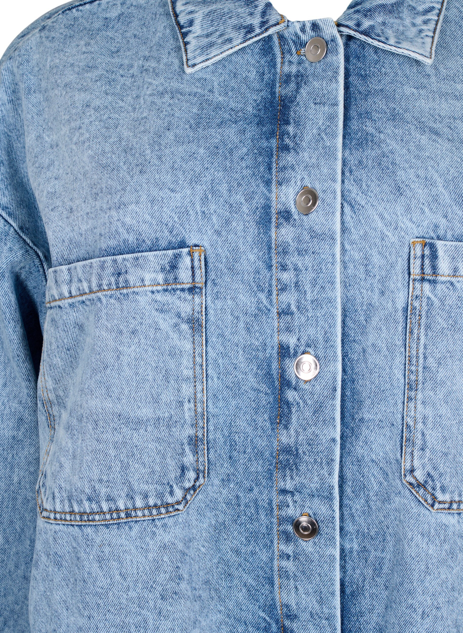 Zizzi Locker sitzende Jeansjacke mit Kn&ouml;pfen, Light blue denim, Packshot image number 2