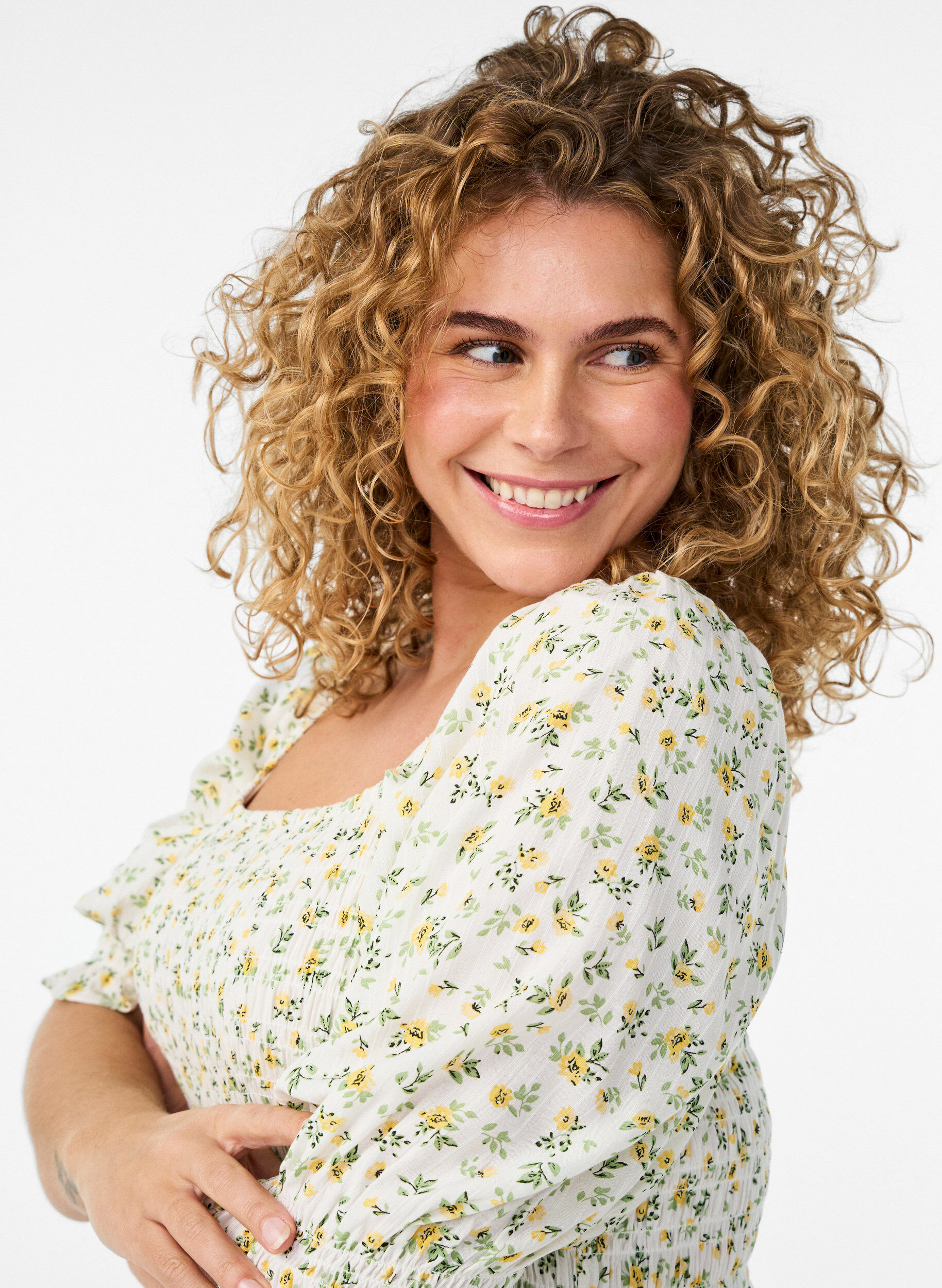 ZizziGebl&uuml;mtes Sommerkleid aus Viskose, Wei&szlig;, Model image number 2