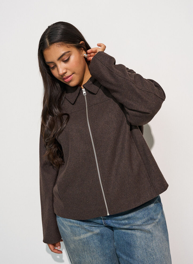 Kurze Jacke mit Hemdkragen und Rei&szlig;verschluss, Braun, Model image number 3