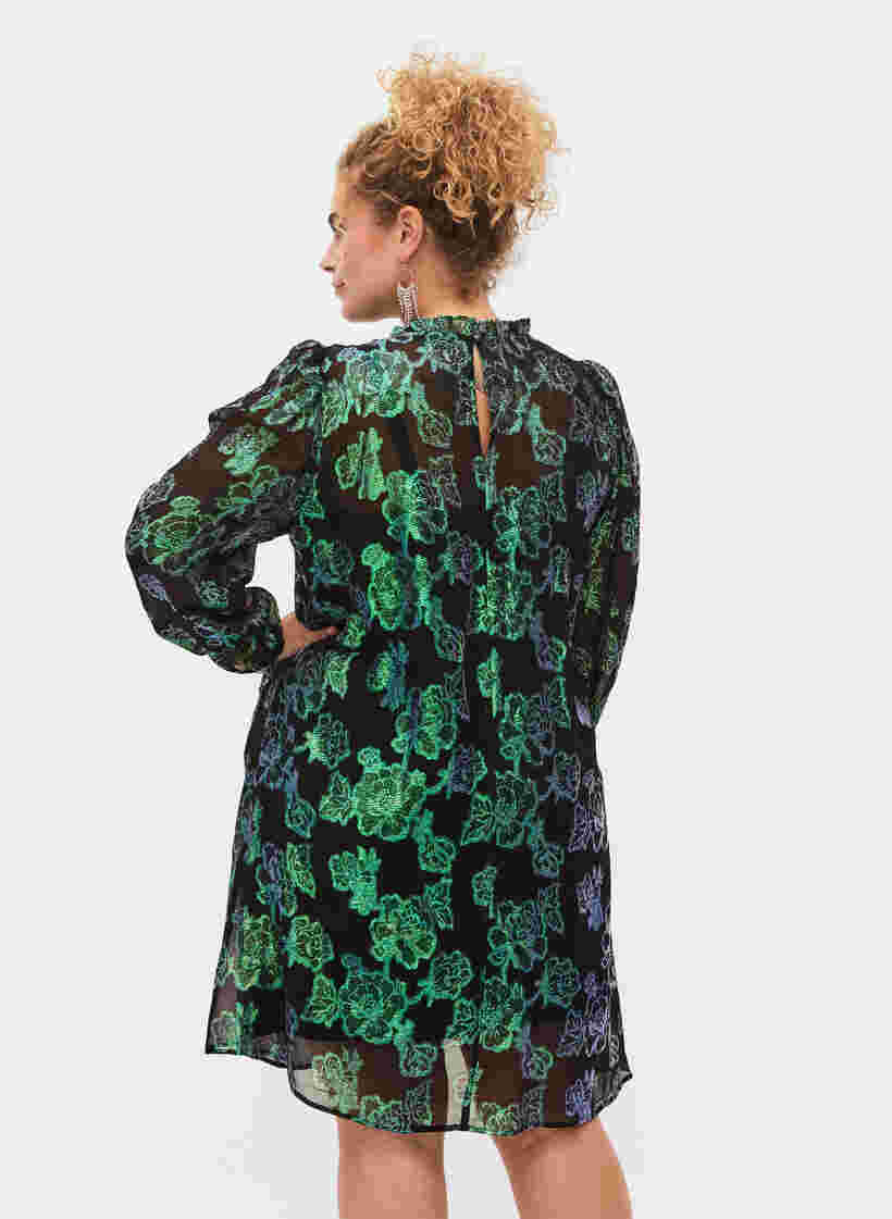 Blumiges Viskose-Kleid mit Lurexstruktur, Black w. Green Lurex, Model image number 1