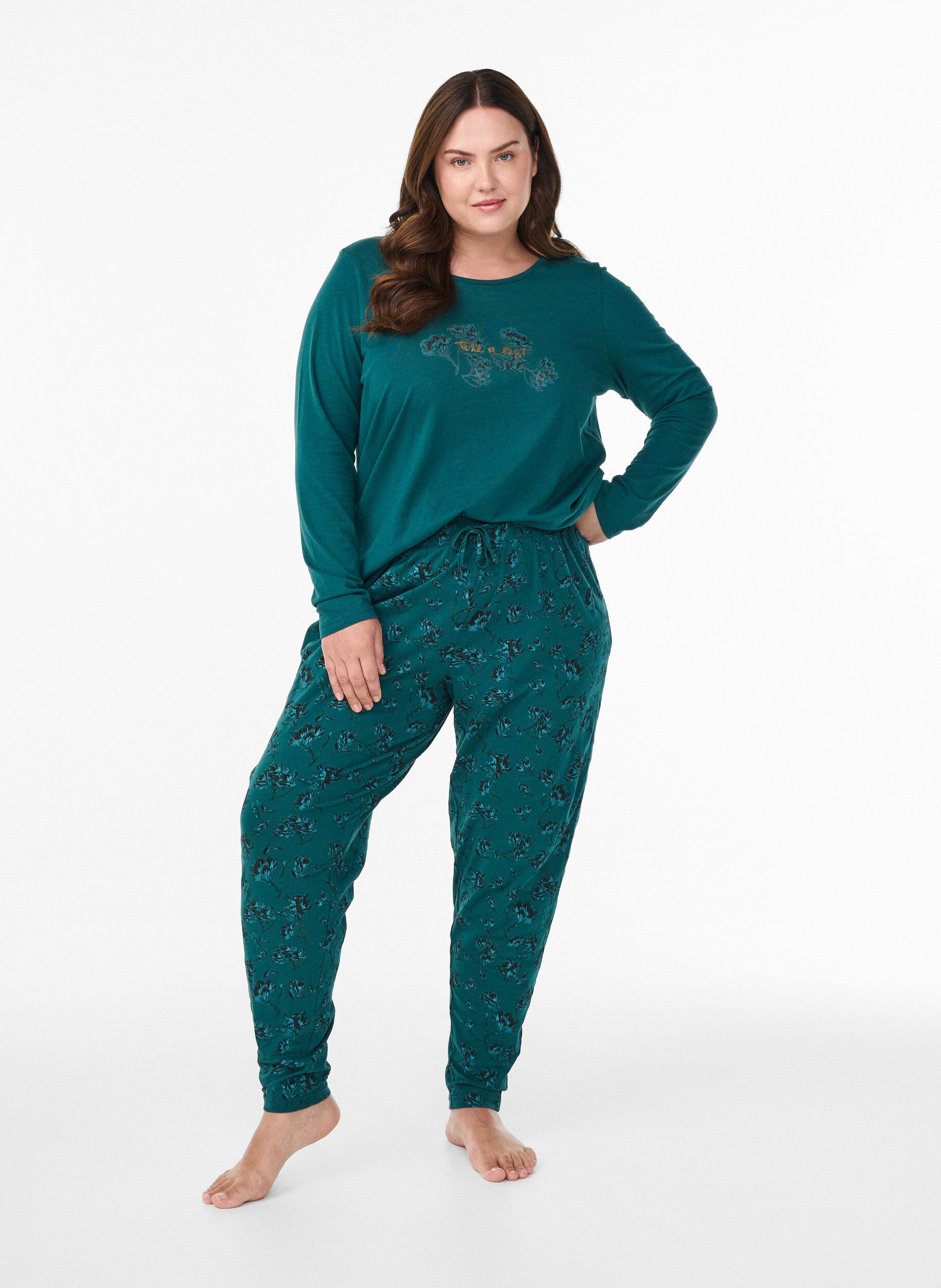 Zizzi Nachtshirt aus Baumwolle mit Print auf der Vorderseite, T&uuml;rkis, Model image number 1