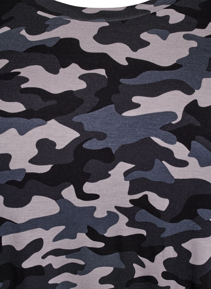 T-Shirt mit TENCEL&trade; Lyocell und Tarnmuster, Grau, Packshot image number 2