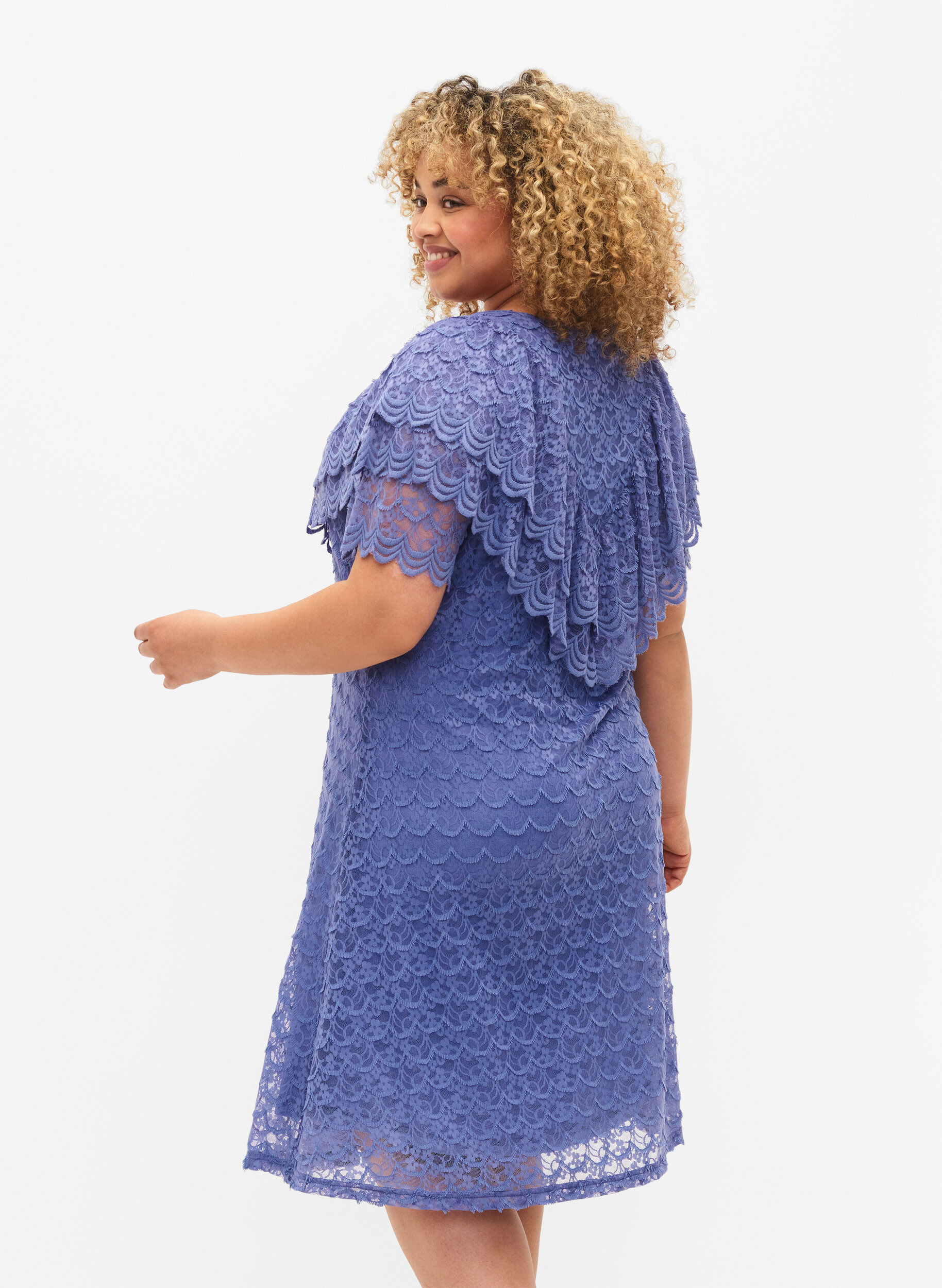 Zizzi Kurz&auml;rmeliges Kleid aus Spitze mit breiten R&uuml;schen, Lavender Violet, Model image number 1