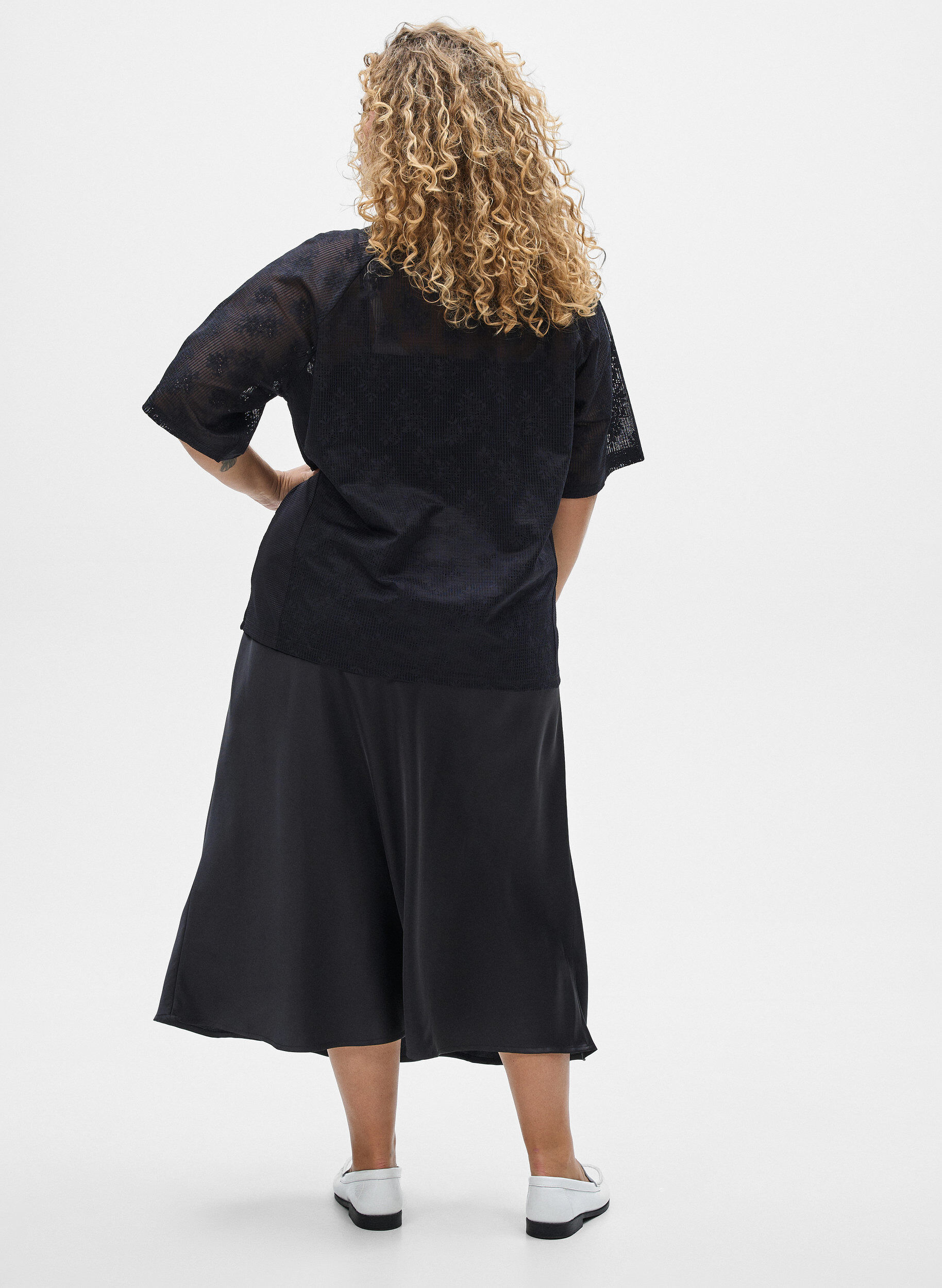 Zizzi Midirock aus Satin, Schwarz, Model image number 2