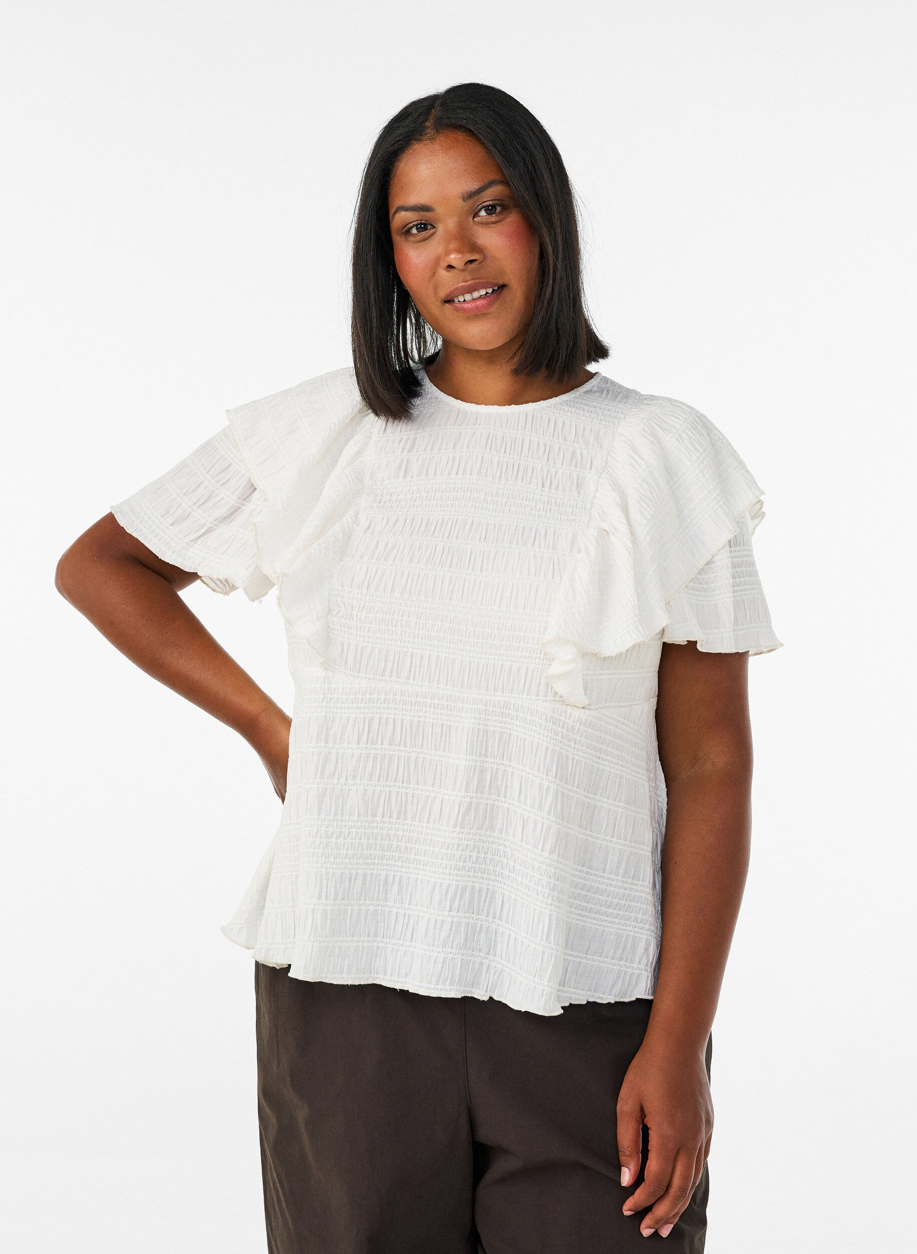 Bluse mit gesmokter Textur und R&uuml;schen&auml;rmeln, Vanille, Model