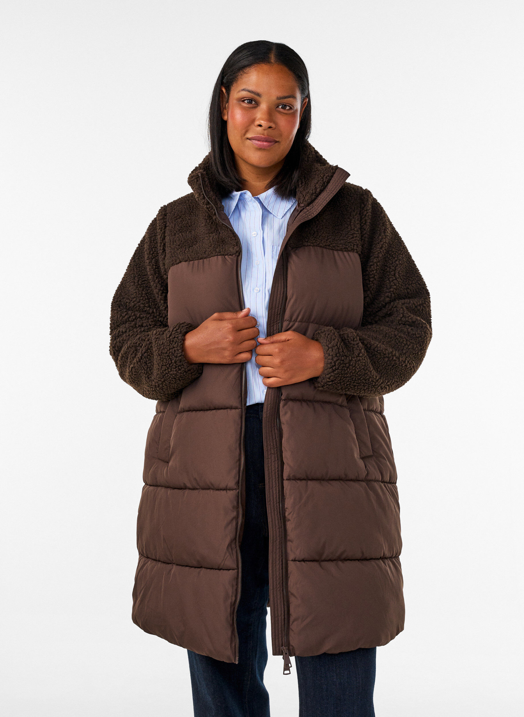 ZizziMittellange Steppjacke mit Teddyfleece, Braun, Model image number 0