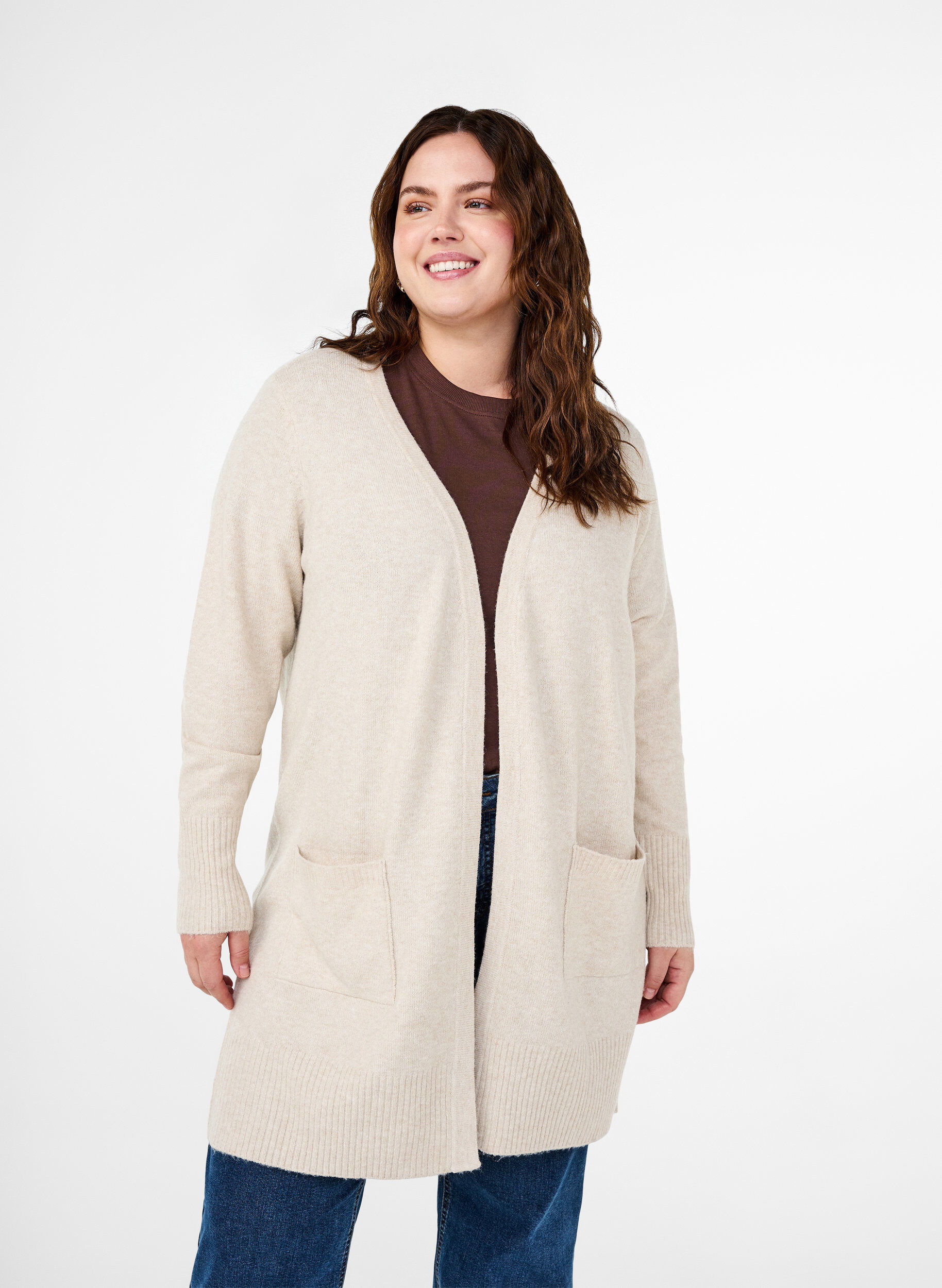Zizzi Strickjacke mit Rippenstrick und Taschen, Beige, Model image number 0
