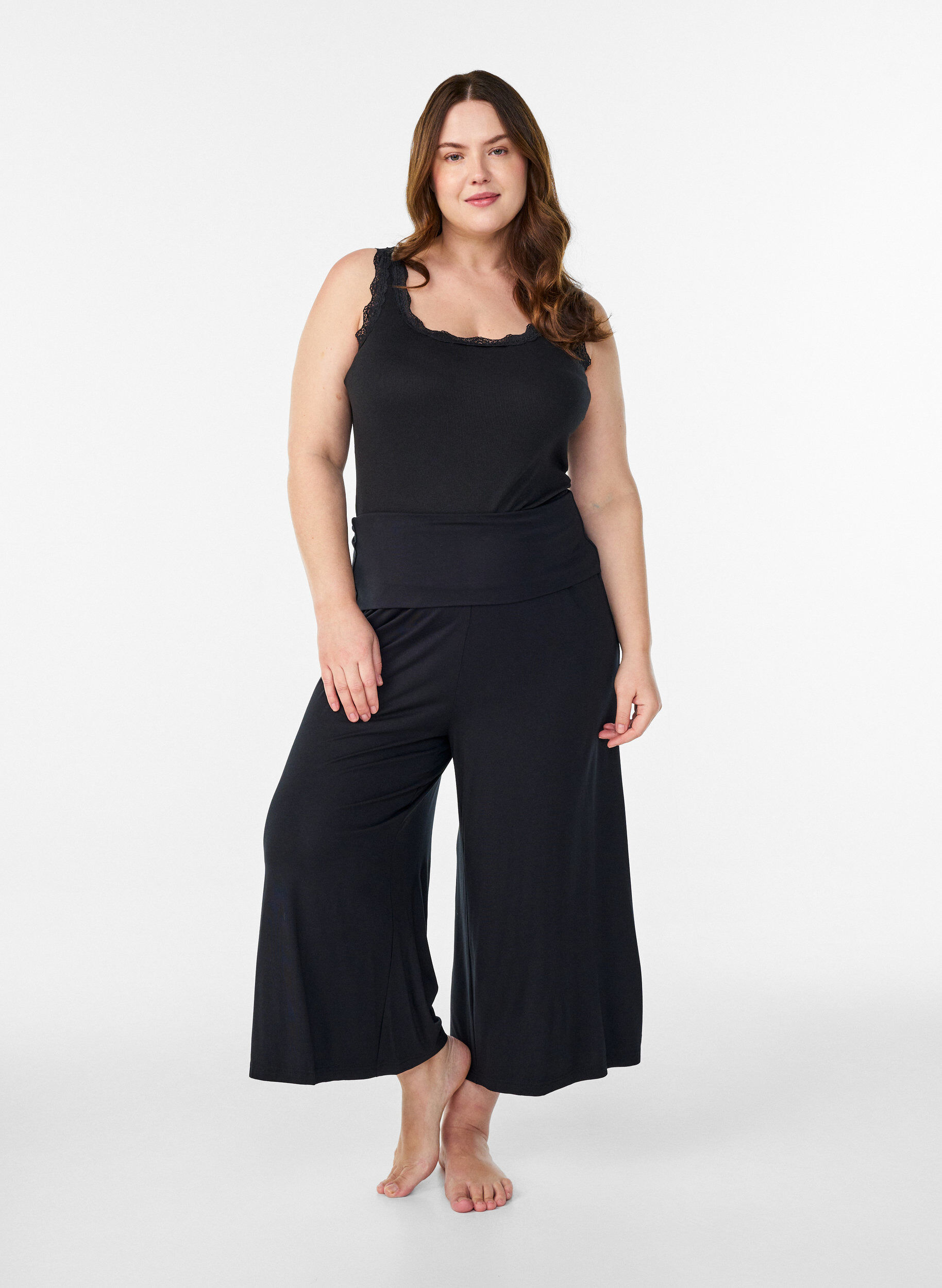 Zizzi Culotte aus Jersey mit hoher Taille, Schwarz, Model image number 0