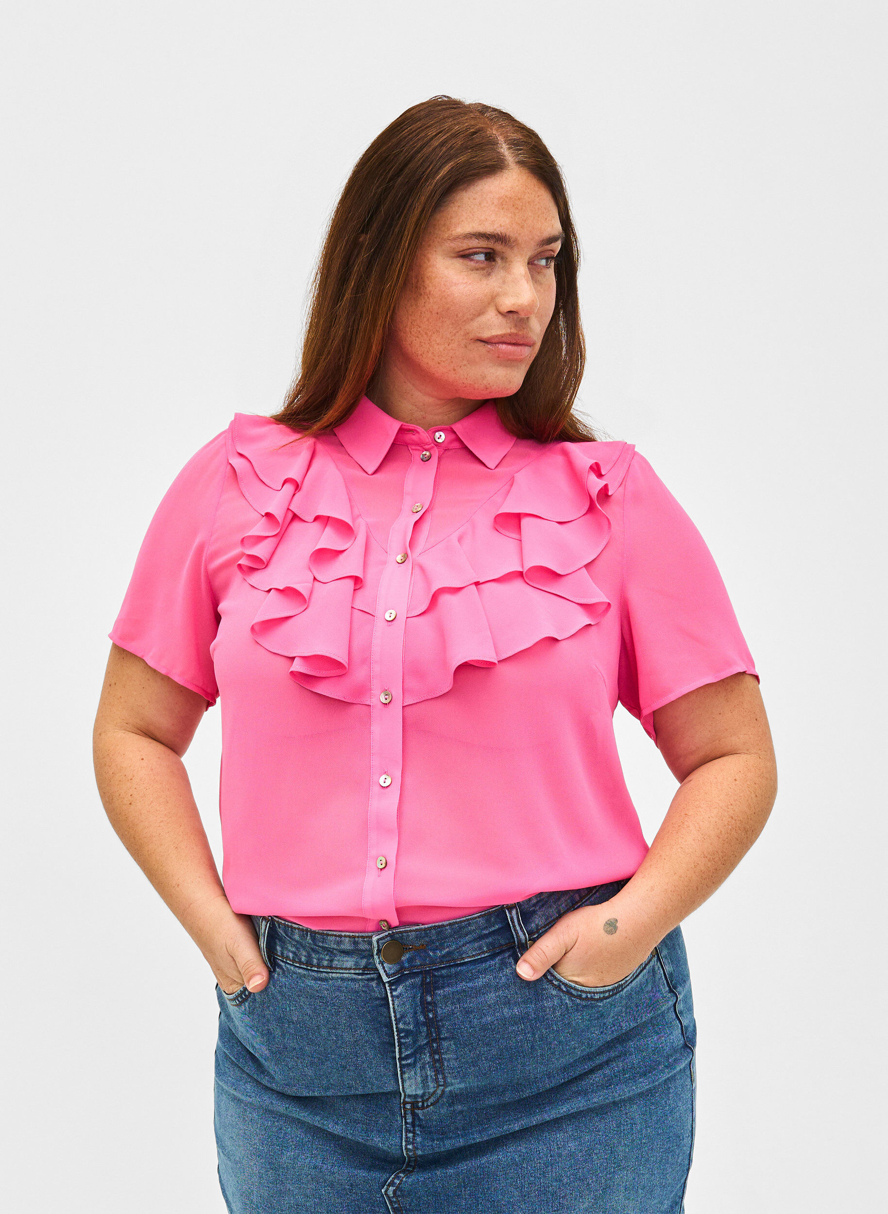 Zizzi Kurz&auml;rmelige Hemdbluse mit R&uuml;schen, Pink Power, Model image number 0