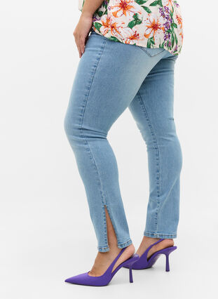 Amy Jeans mit hoher Taille und Schlitz, Light blue, Model image number 2