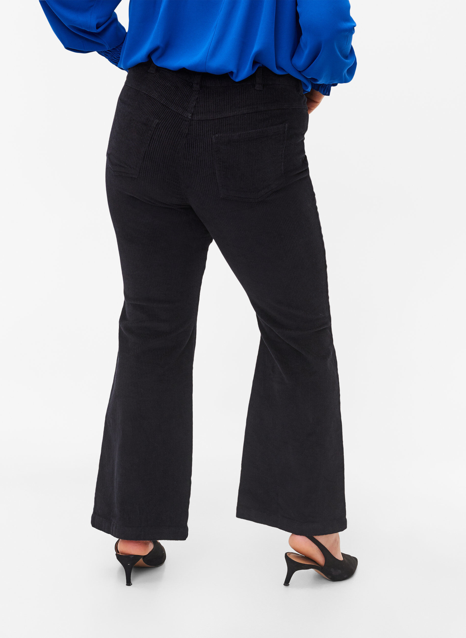 Zizzi Samthose mit Bootcut, Black, Model image number 1