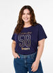 T-Shirt aus Baumwolle mit Textmotiv, Evening Blue w. 58, Model image number 0