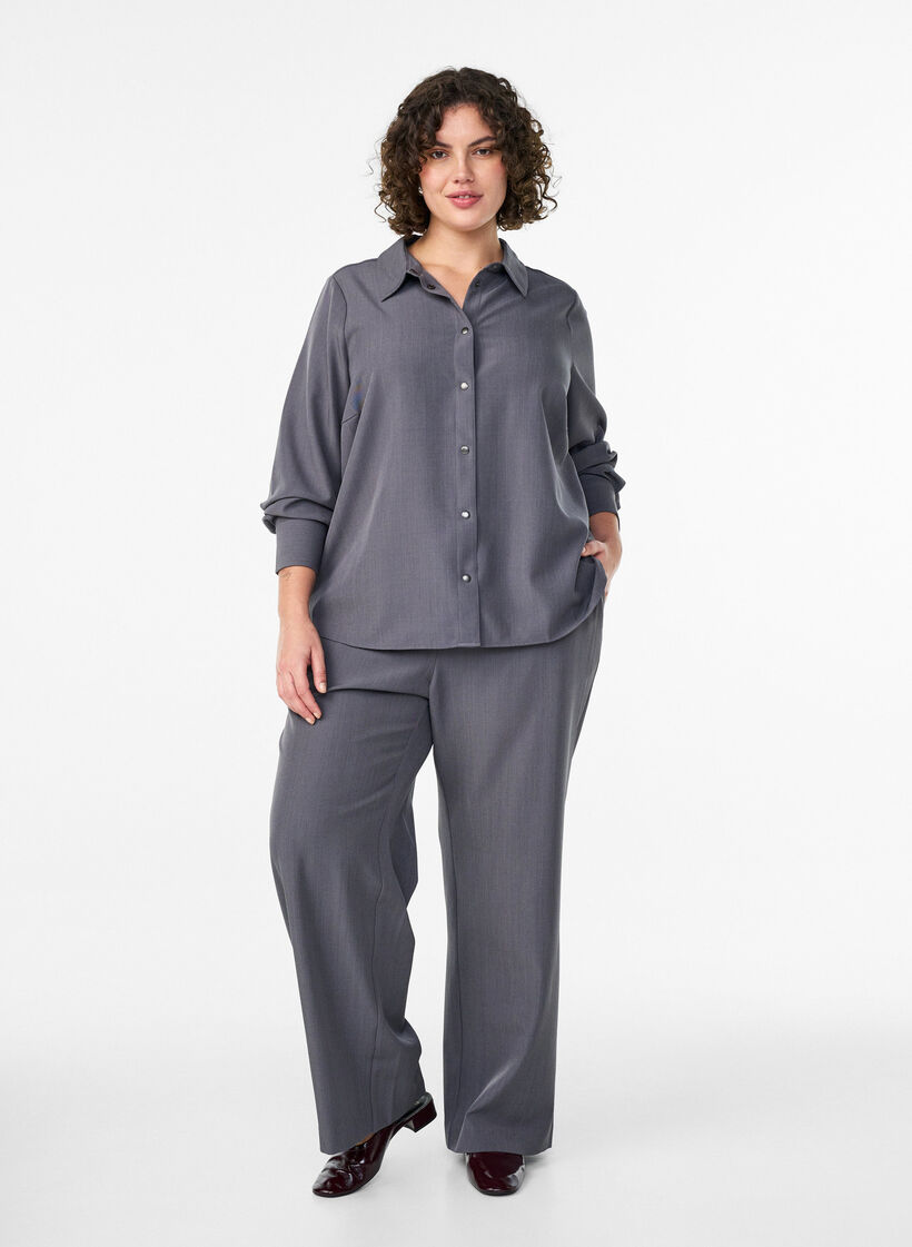 Hemd mit Kragen und Druckknöpfen, Grau, Model image number 1